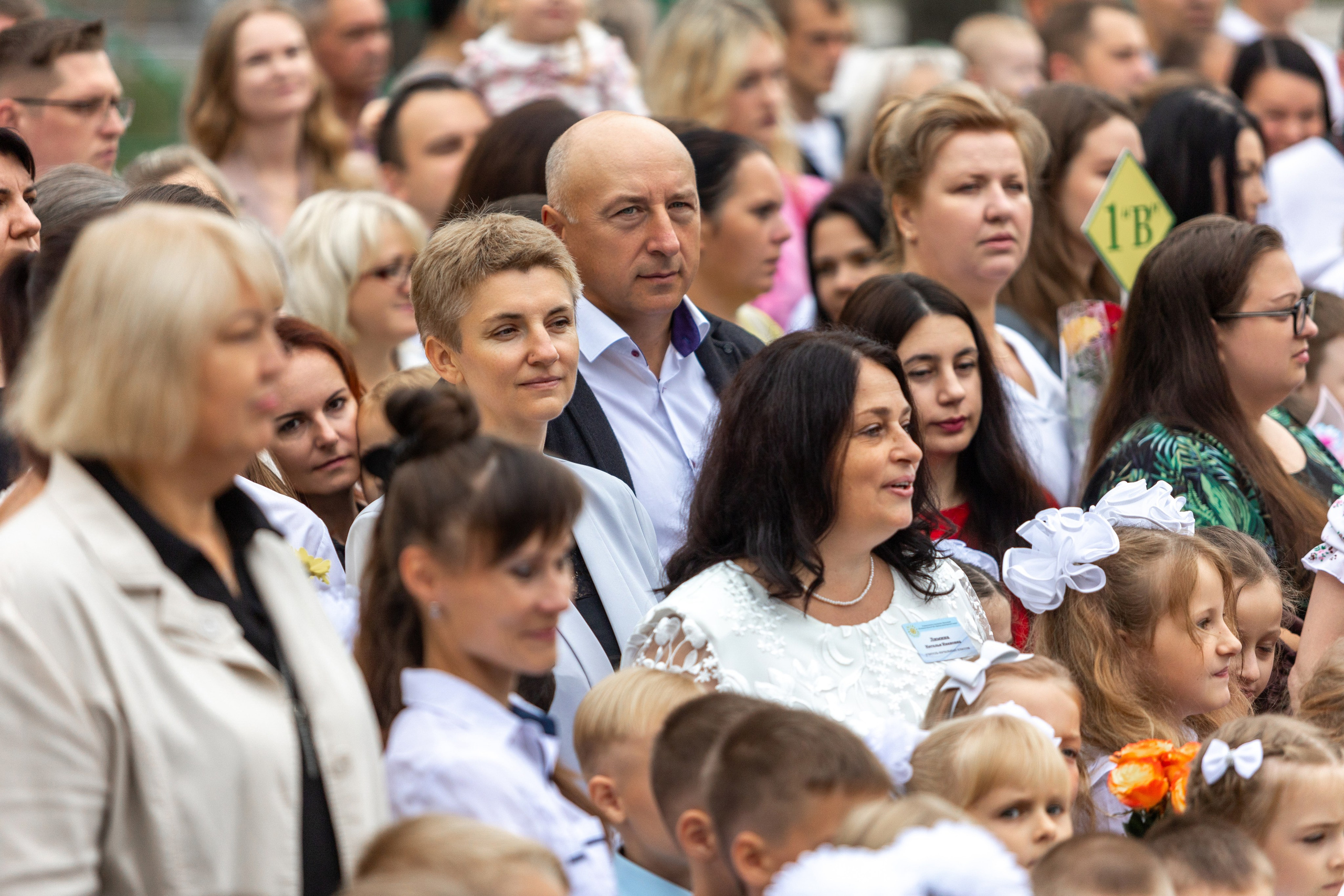 Линейка 1-го сентября. Профессиональный интерьерный и репортажный фотограф Минск и РБ. Максим Орлов