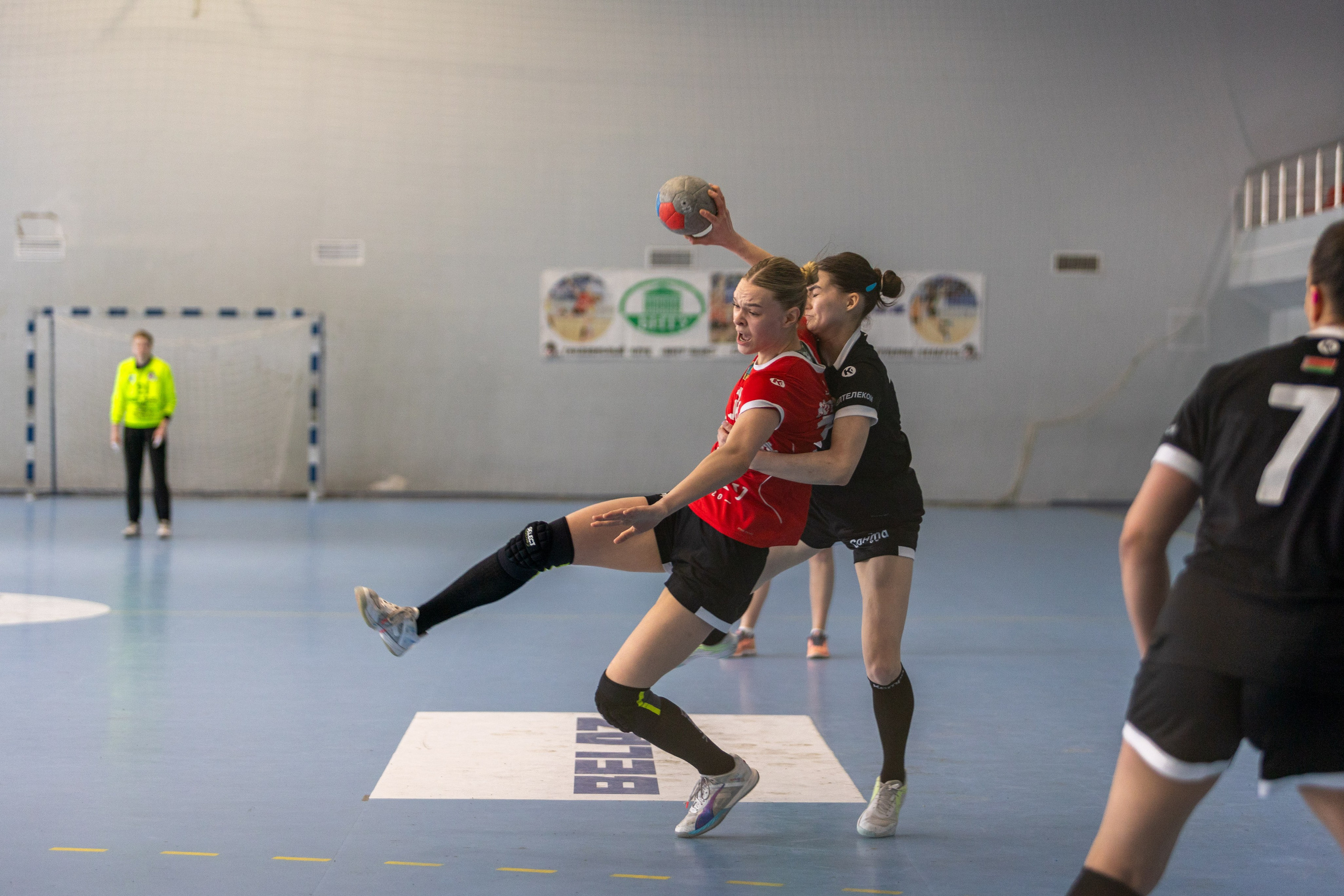 Гандбол. БНТУ — Березина. Профессиональный интерьерный и репортажный фотограф Минск и РБ. Максим Орлов