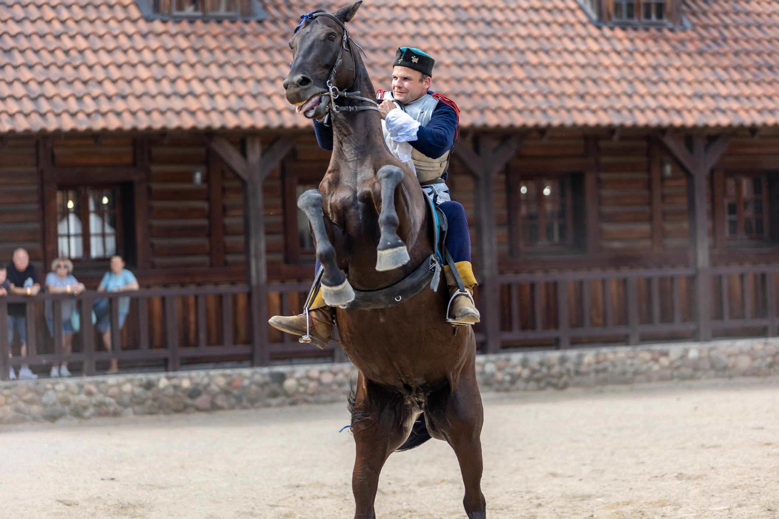 Выступление «Золотой шпоры» на празднике города Лиды. Профессиональный интерьерный и репортажный фотограф Минск и РБ. Максим Орлов