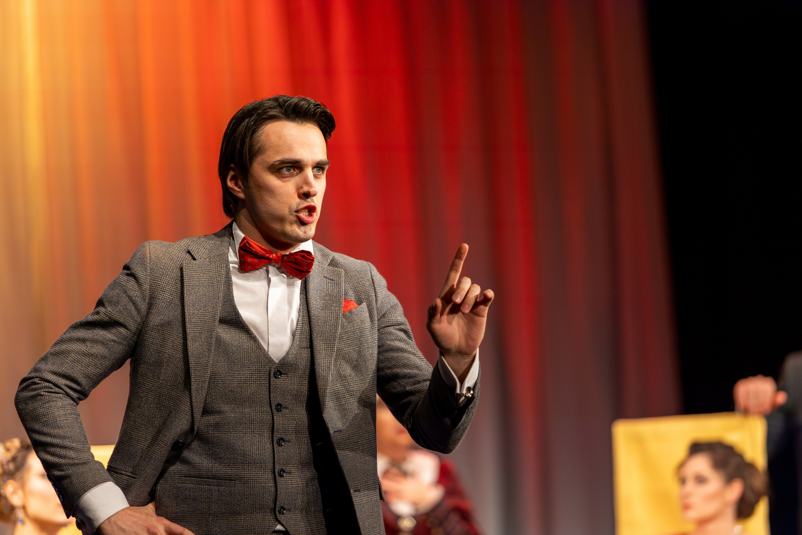 Новый театр «Как важно быть серьезным». Профессиональный интерьерный и репортажный фотограф Минск и РБ. Максим Орлов