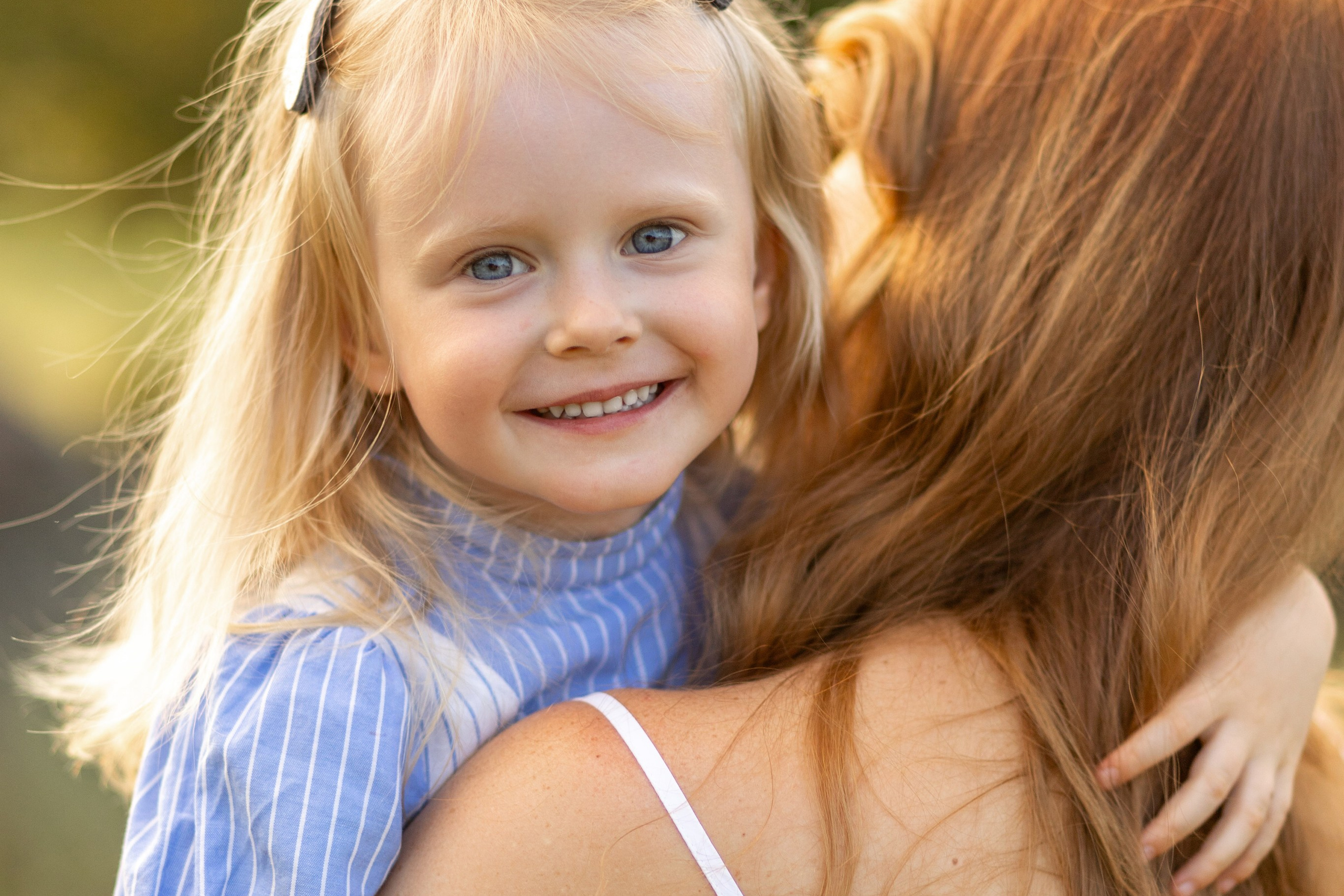 Стеша с мамой. Профессиональный интерьерный и репортажный фотограф Минск и РБ. Максим Орлов