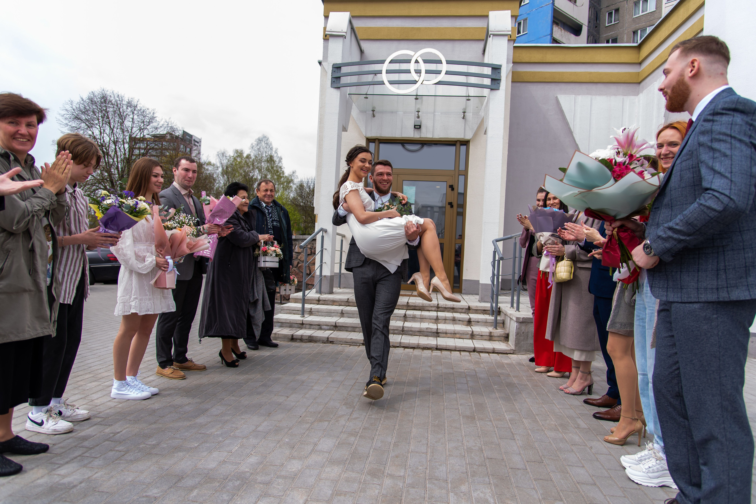 Роспись и прогулка Ростислава и Анастасии. Профессиональный интерьерный и репортажный фотограф Минск и РБ. Максим Орлов