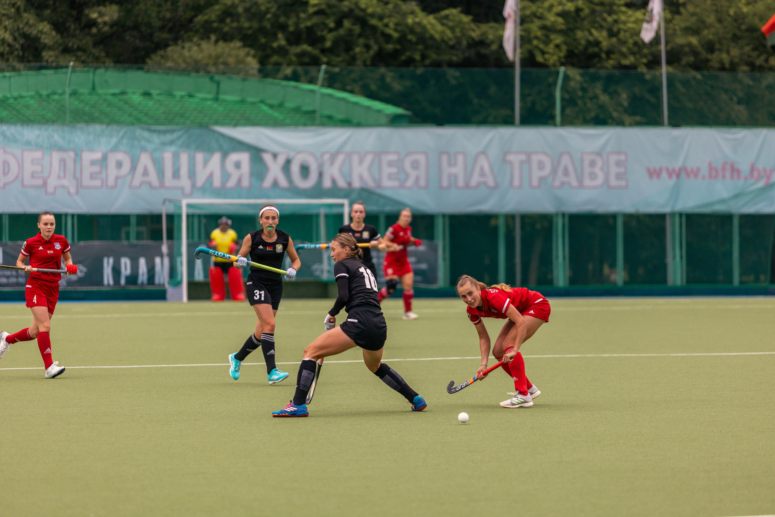 Хоккей на траве. Девушки. ХК Минск — ХК Виктория (Смолевичи) 10.06.2024. Профессиональный интерьерный и репортажный фотограф Минск и РБ. Максим Орлов
