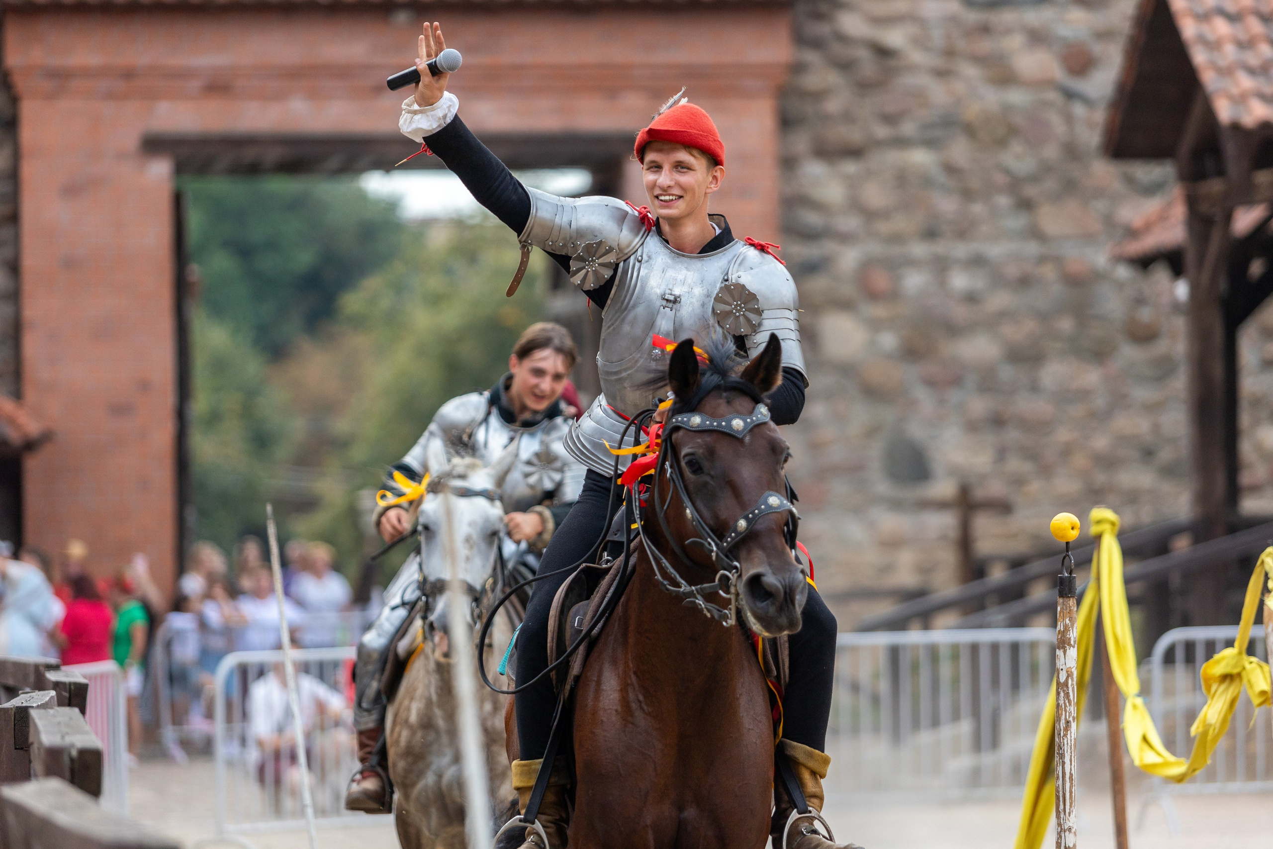Выступление «Золотой шпоры» на празднике города Лиды. Профессиональный интерьерный и репортажный фотограф Минск и РБ. Максим Орлов