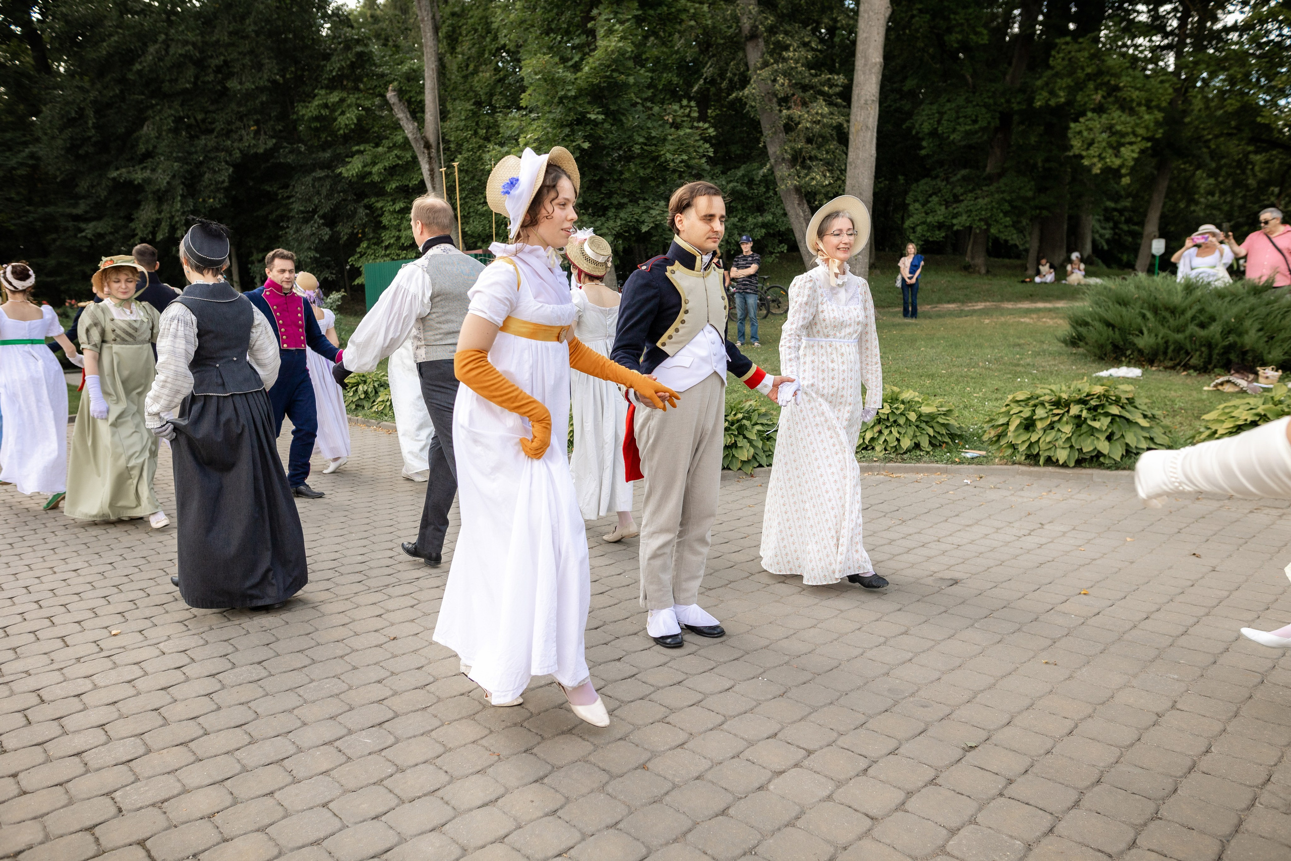 Пикник начала 19 века. Профессиональный интерьерный и репортажный фотограф Минск и РБ. Максим Орлов