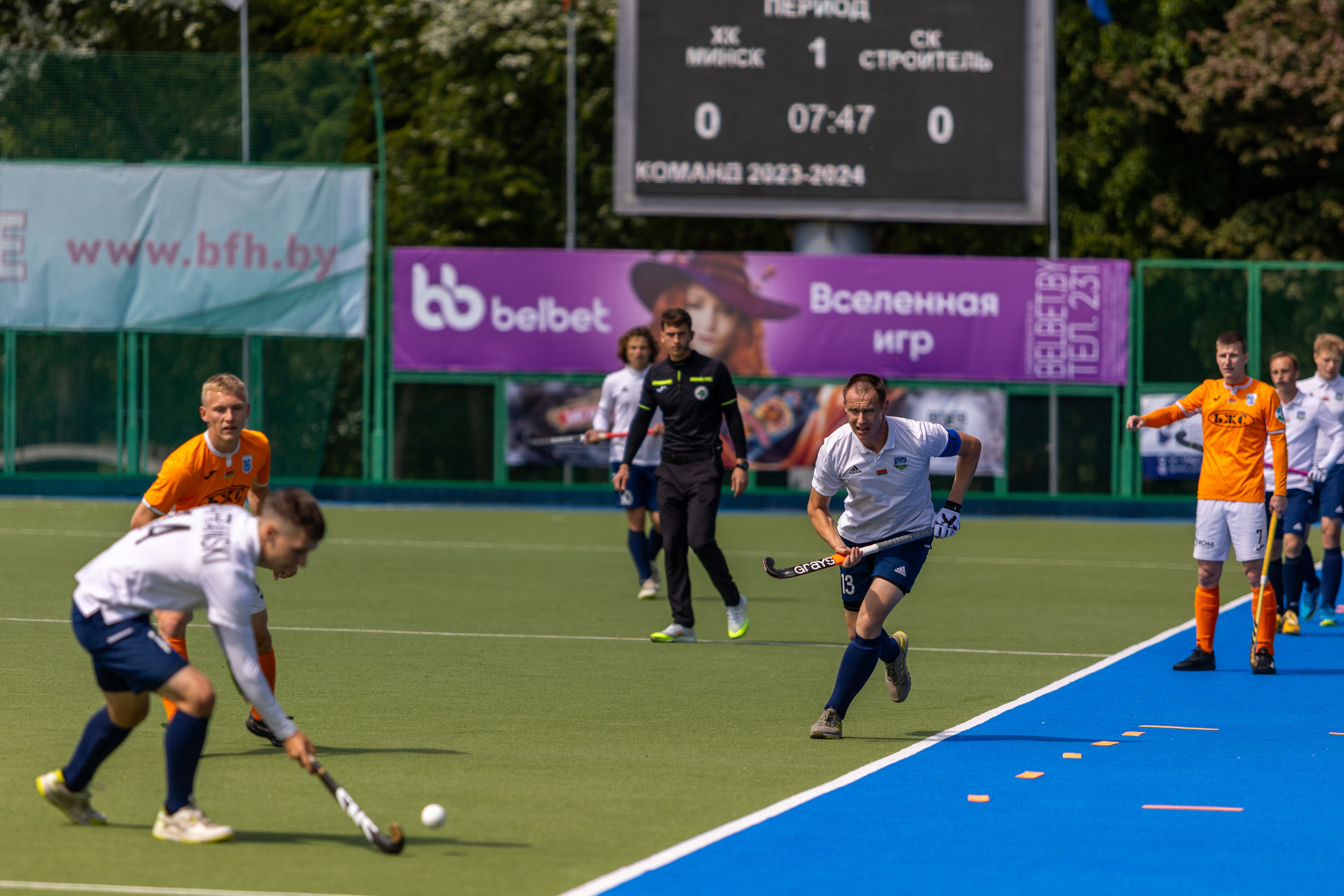 Хоккей на траве. ХК Минск — СК Строитель 12.05.2024. Профессиональный интерьерный и репортажный фотограф Минск и РБ. Максим Орлов