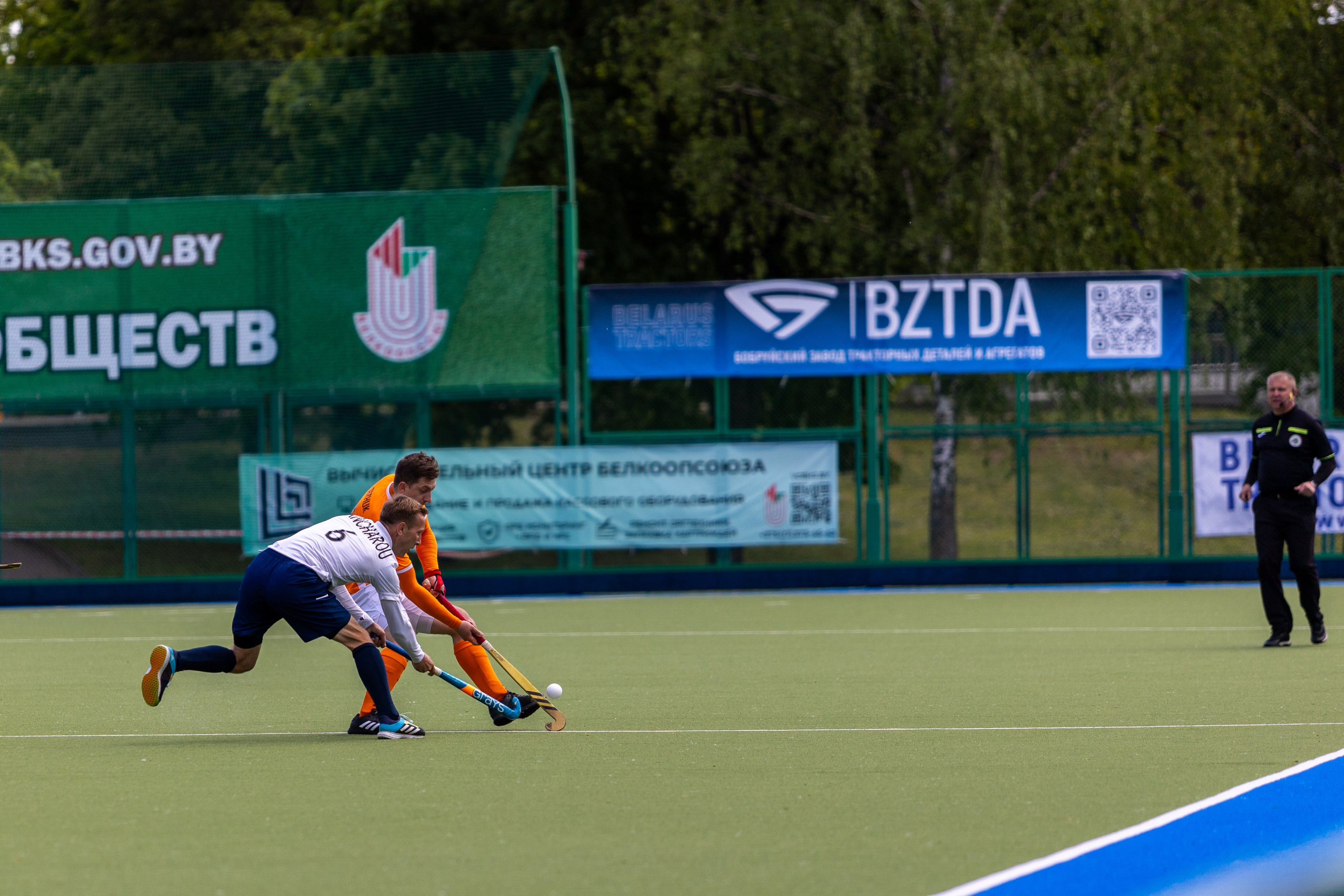 Хоккей на траве. ХК Минск — СК Строитель 11.05.2024. Профессиональный интерьерный и репортажный фотограф Минск и РБ. Максим Орлов