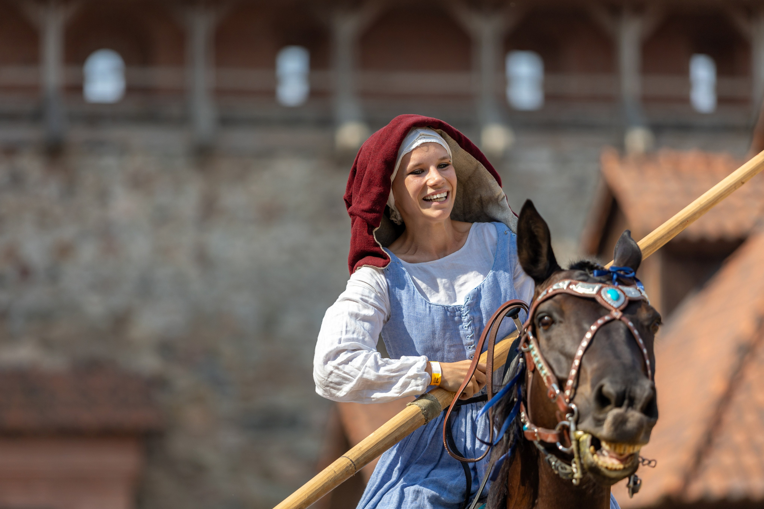 Выступление «Золотой шпоры» на празднике города Лиды. Профессиональный интерьерный и репортажный фотограф Минск и РБ. Максим Орлов