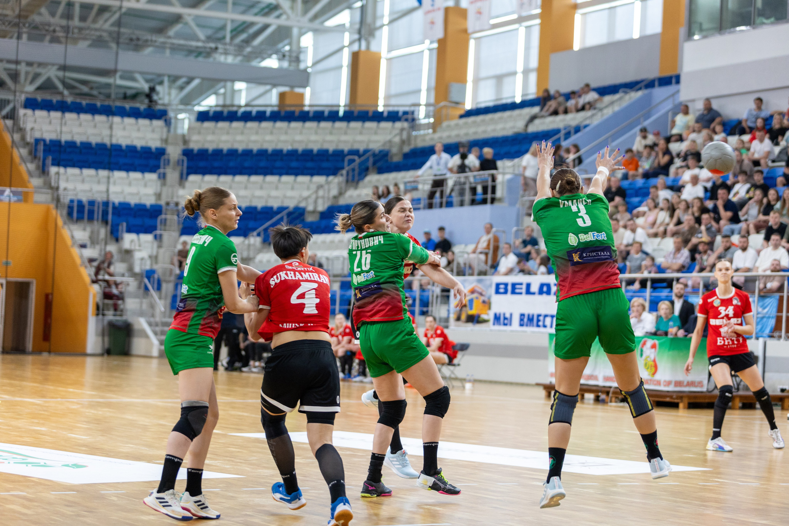 Гандбол. Финал. БНТУ — Гомель. 25.05.2024. Профессиональный интерьерный и репортажный фотограф Минск и РБ. Максим Орлов