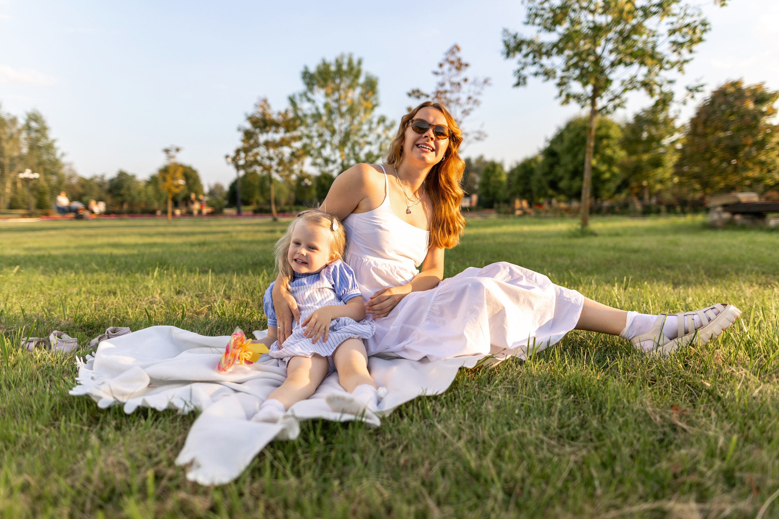 Стеша с мамой. Профессиональный интерьерный и репортажный фотограф Минск и РБ. Максим Орлов