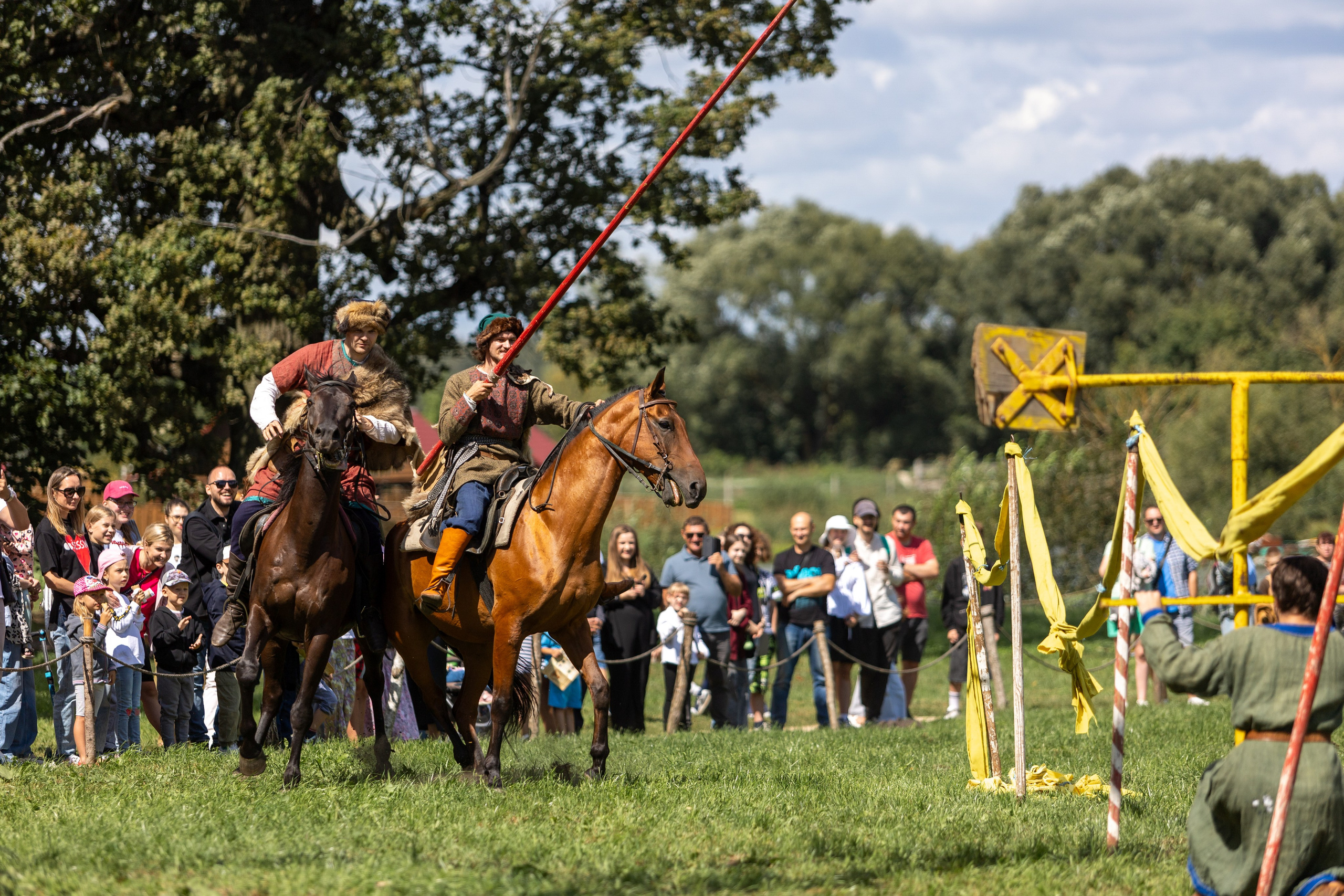 Ежегодный фестиваль средневековья в Дукоре. Профессиональный интерьерный и репортажный фотограф Минск и РБ. Максим Орлов