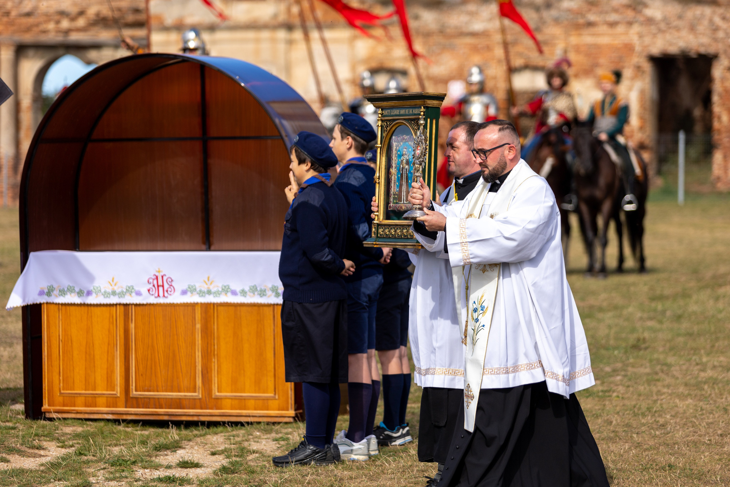 100-летие Пинской Епархии. Парад. Профессиональный интерьерный и репортажный фотограф Минск и РБ. Максим Орлов