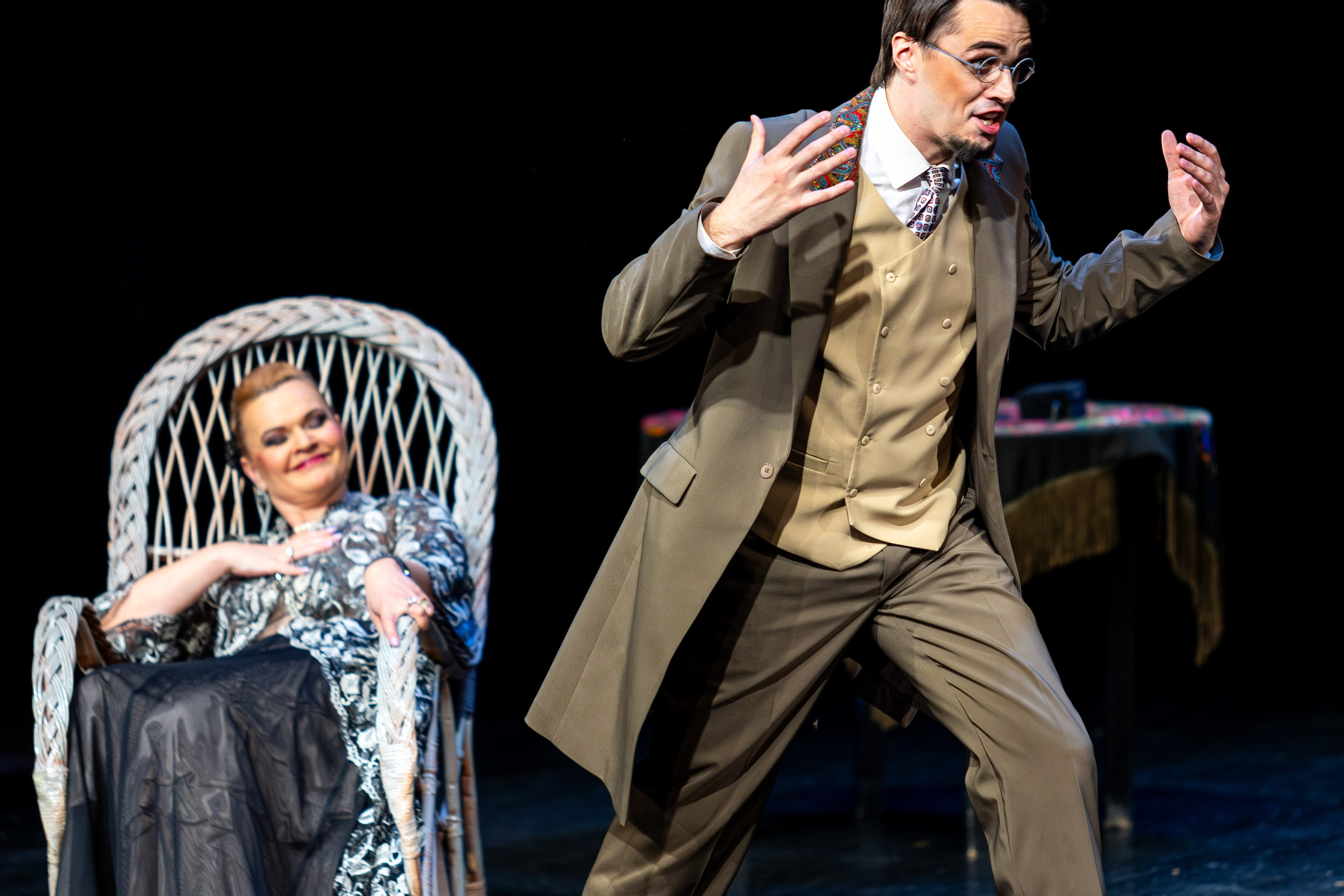 Новый театр «Я вещь». Профессиональный интерьерный и репортажный фотограф Минск и РБ. Максим Орлов