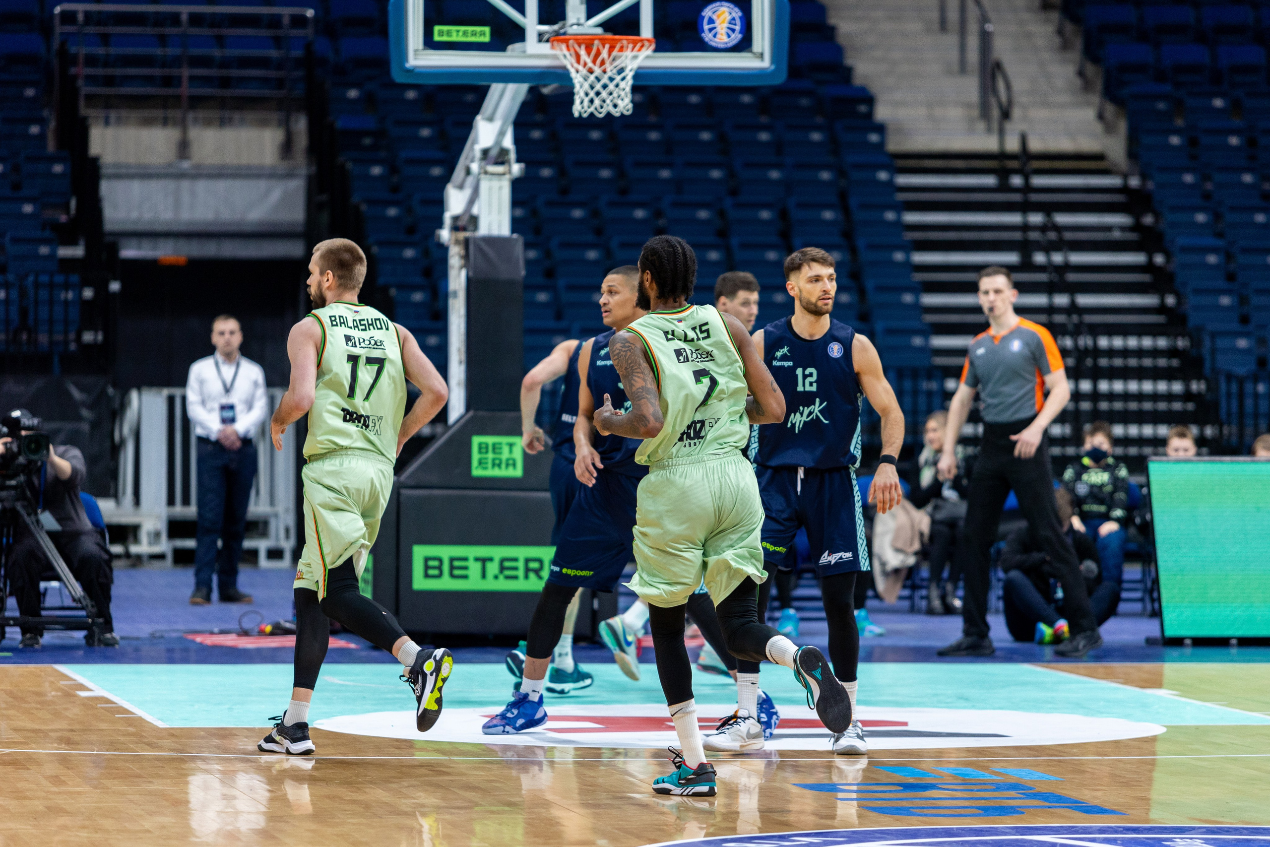 Баскетбол. Лучшие кадры. Минск — Уралмаш 13.02.2024. Профессиональный интерьерный и репортажный фотограф Минск и РБ. Максим Орлов