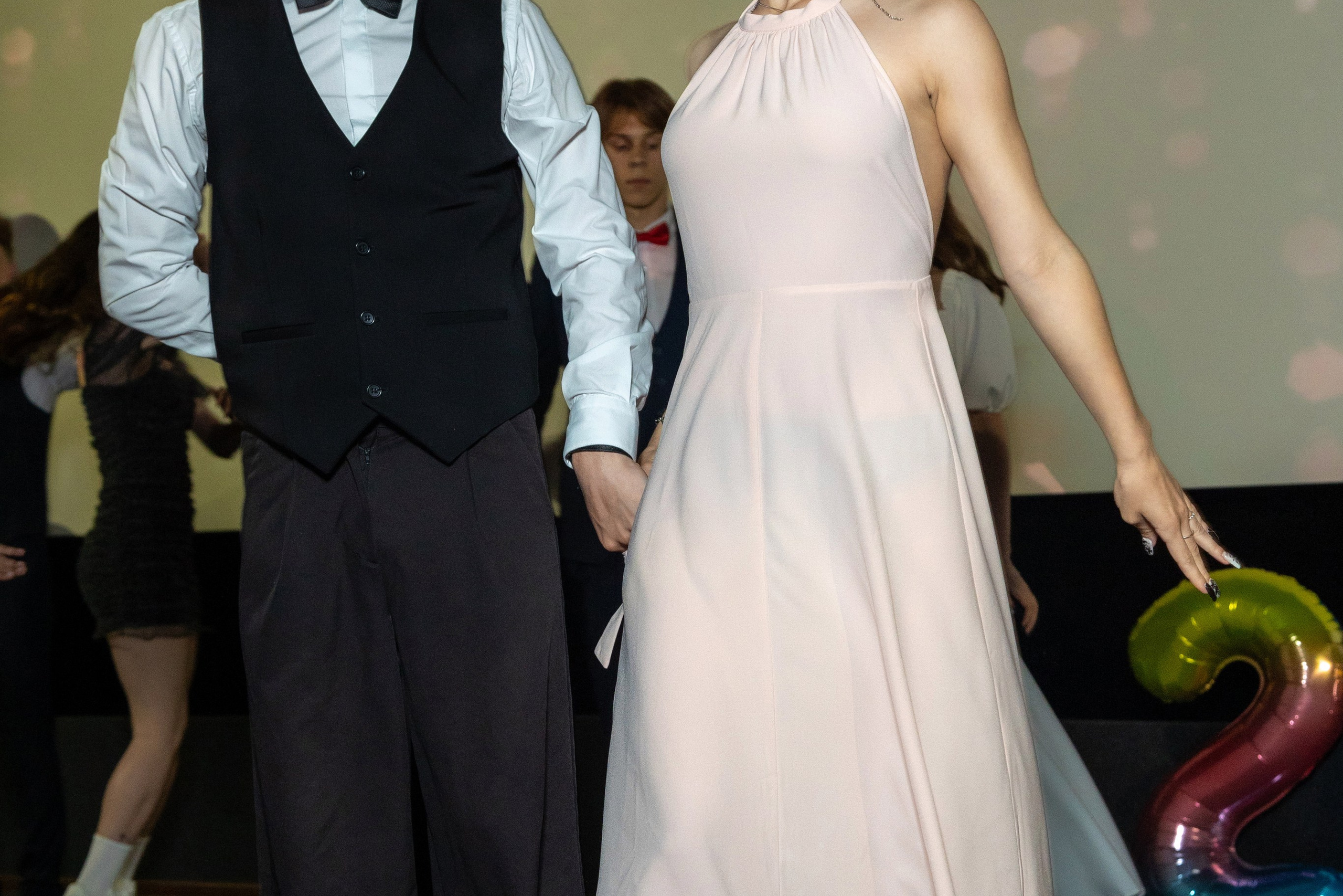 Вручение дипломов. 47 школа. Профессиональный интерьерный и репортажный фотограф Минск и РБ. Максим Орлов