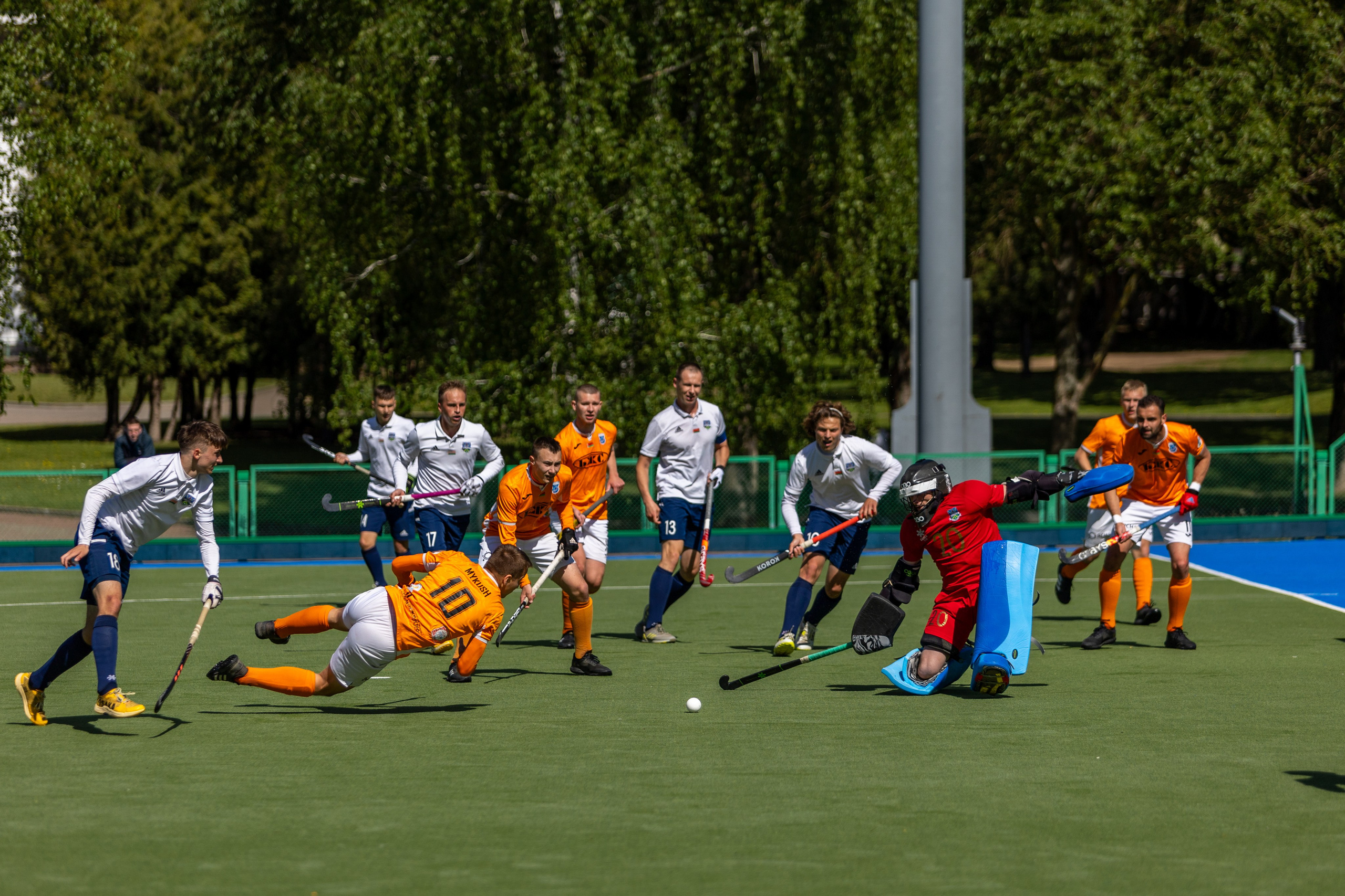 Хоккей на траве. ХК Минск — СК Строитель 12.05.2024. Профессиональный интерьерный и репортажный фотограф Минск и РБ. Максим Орлов