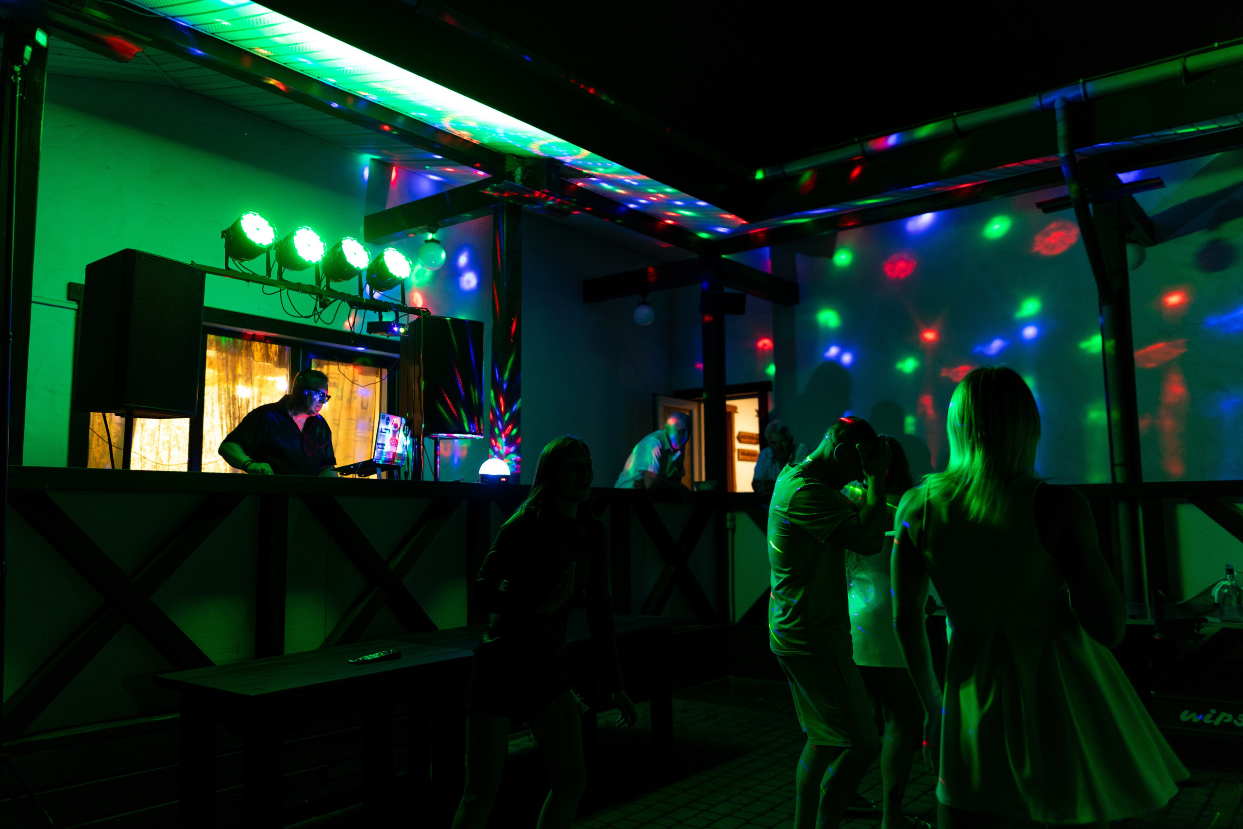 Свадебная фотосессия Дениса и Юли. Профессиональный интерьерный и репортажный фотограф Минск и РБ. Максим Орлов