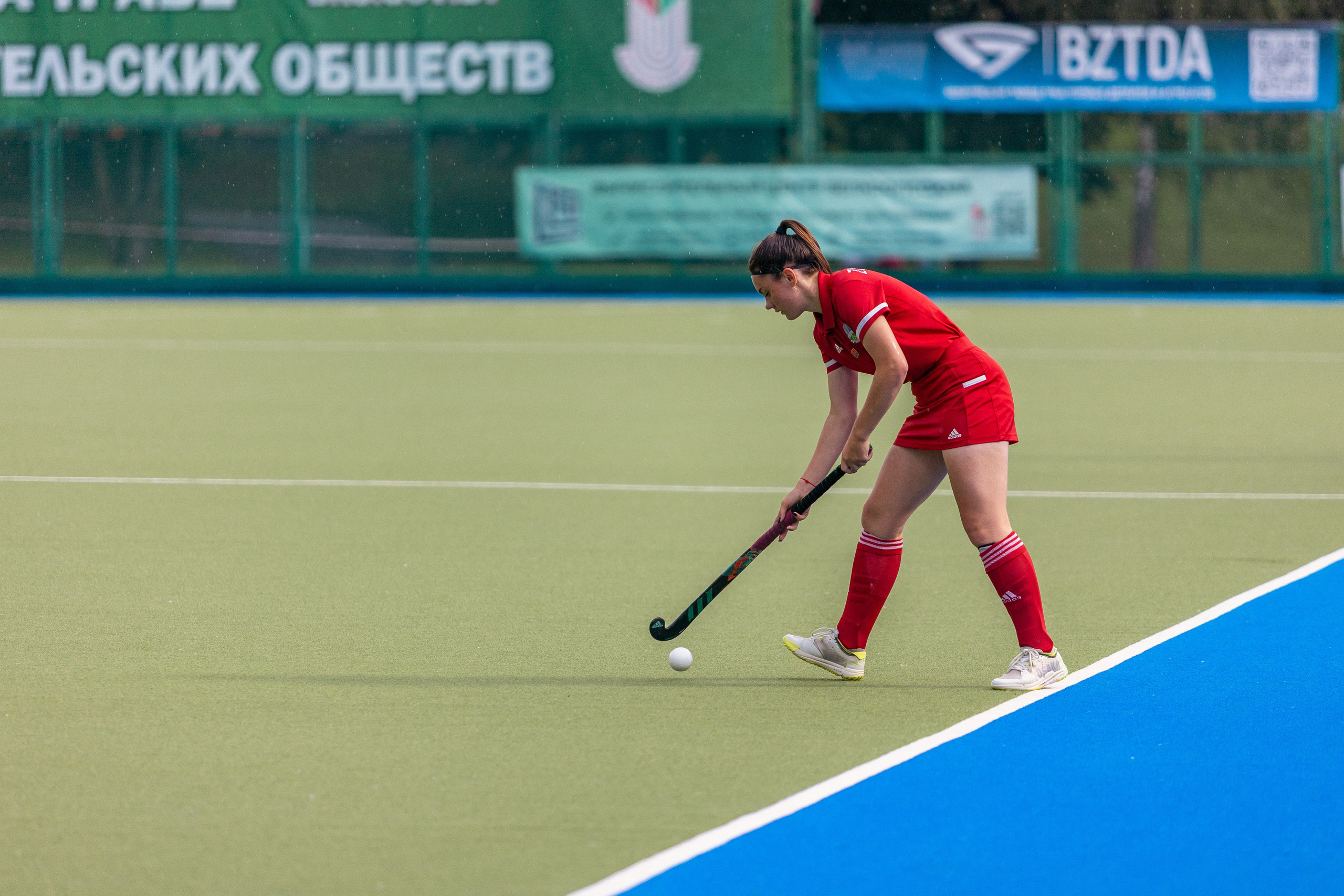 Хоккей на траве. Девушки. ХК Минск — ХК Виктория (Смолевичи) 10.06.2024. Профессиональный интерьерный и репортажный фотограф Минск и РБ. Максим Орлов