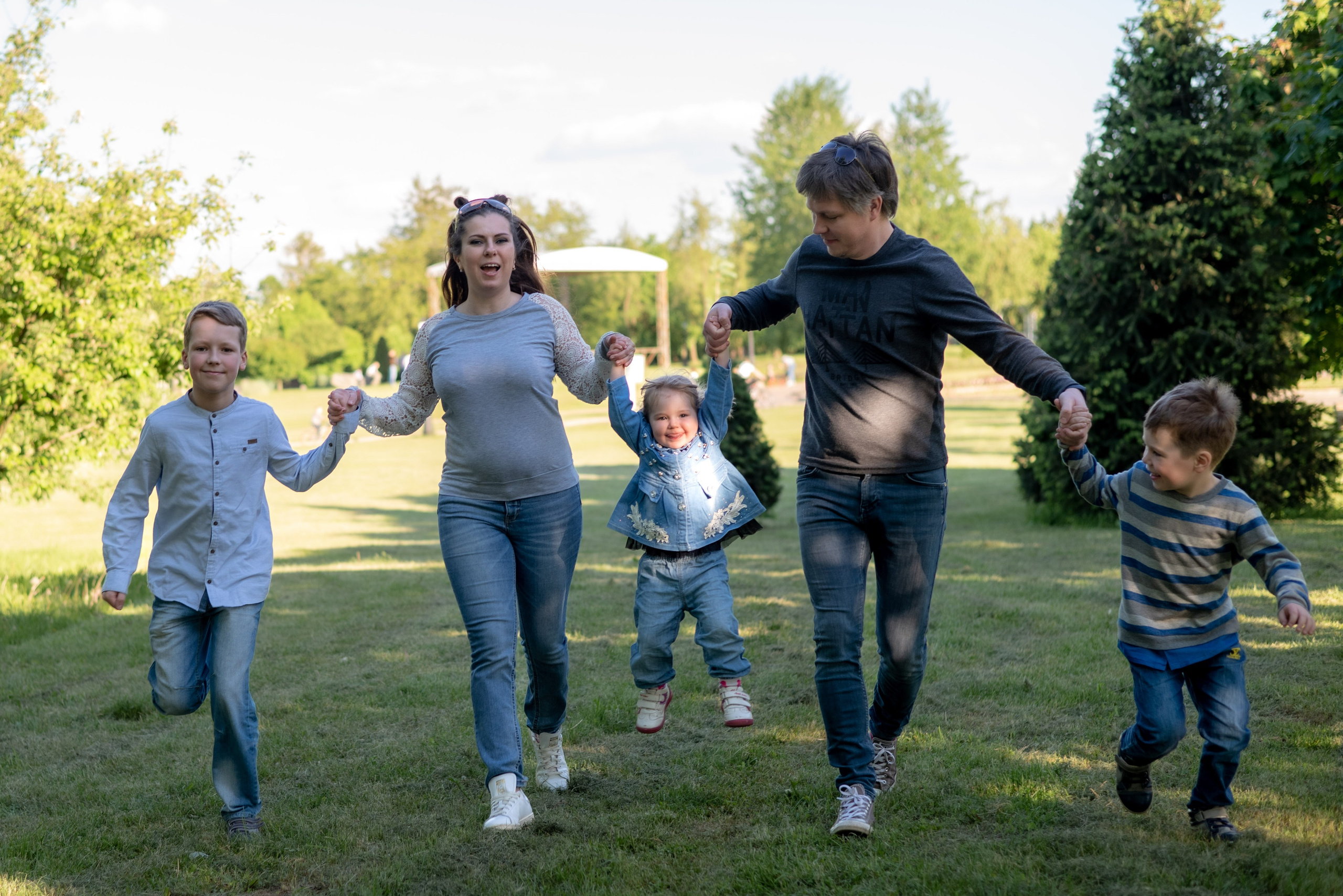 Илья и Аня, а также Кирилл, Андрей и Даша. Профессиональный интерьерный и репортажный фотограф Минск и РБ. Максим Орлов