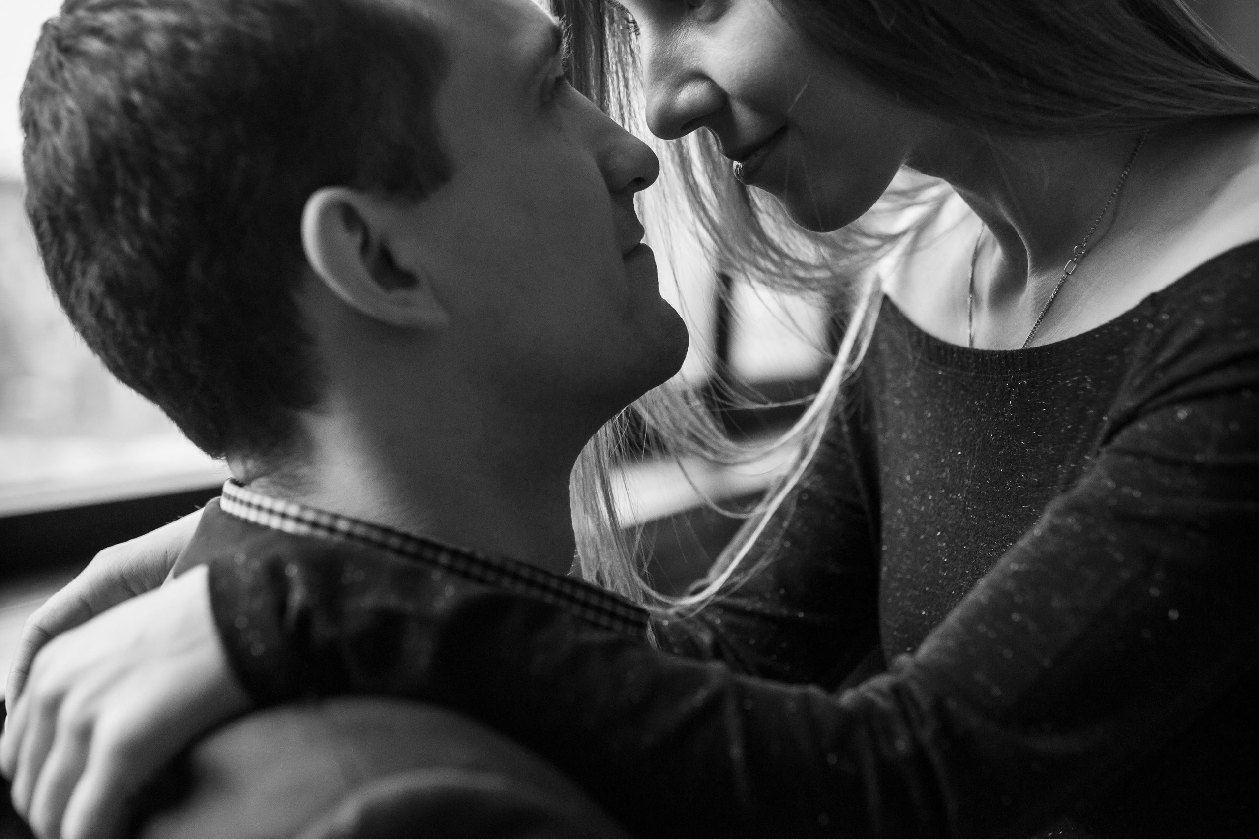 Love story Ильи и Кати. Профессиональный интерьерный и репортажный фотограф Минск и РБ. Максим Орлов