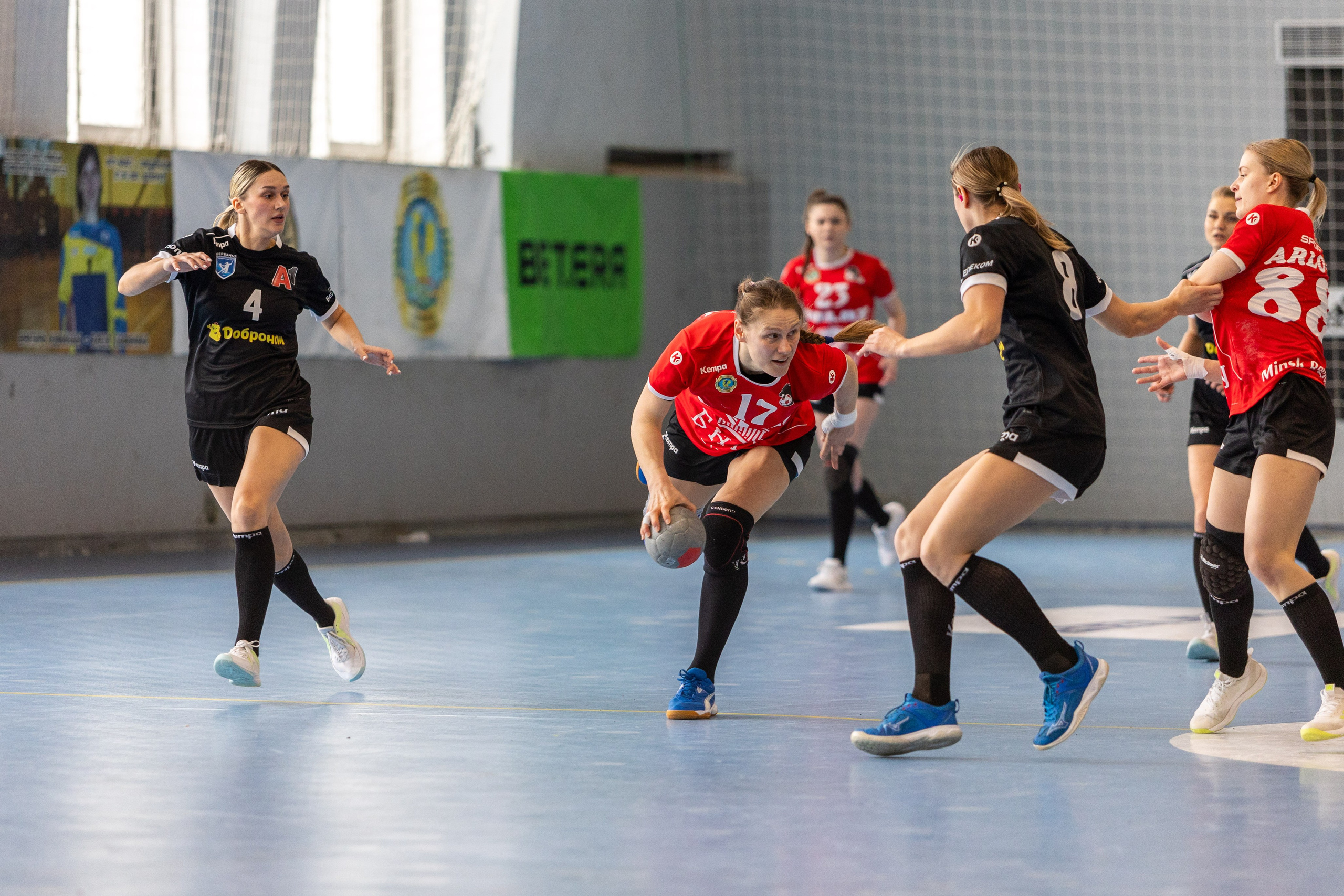 Гандбол. БНТУ — Березина. Профессиональный интерьерный и репортажный фотограф Минск и РБ. Максим Орлов