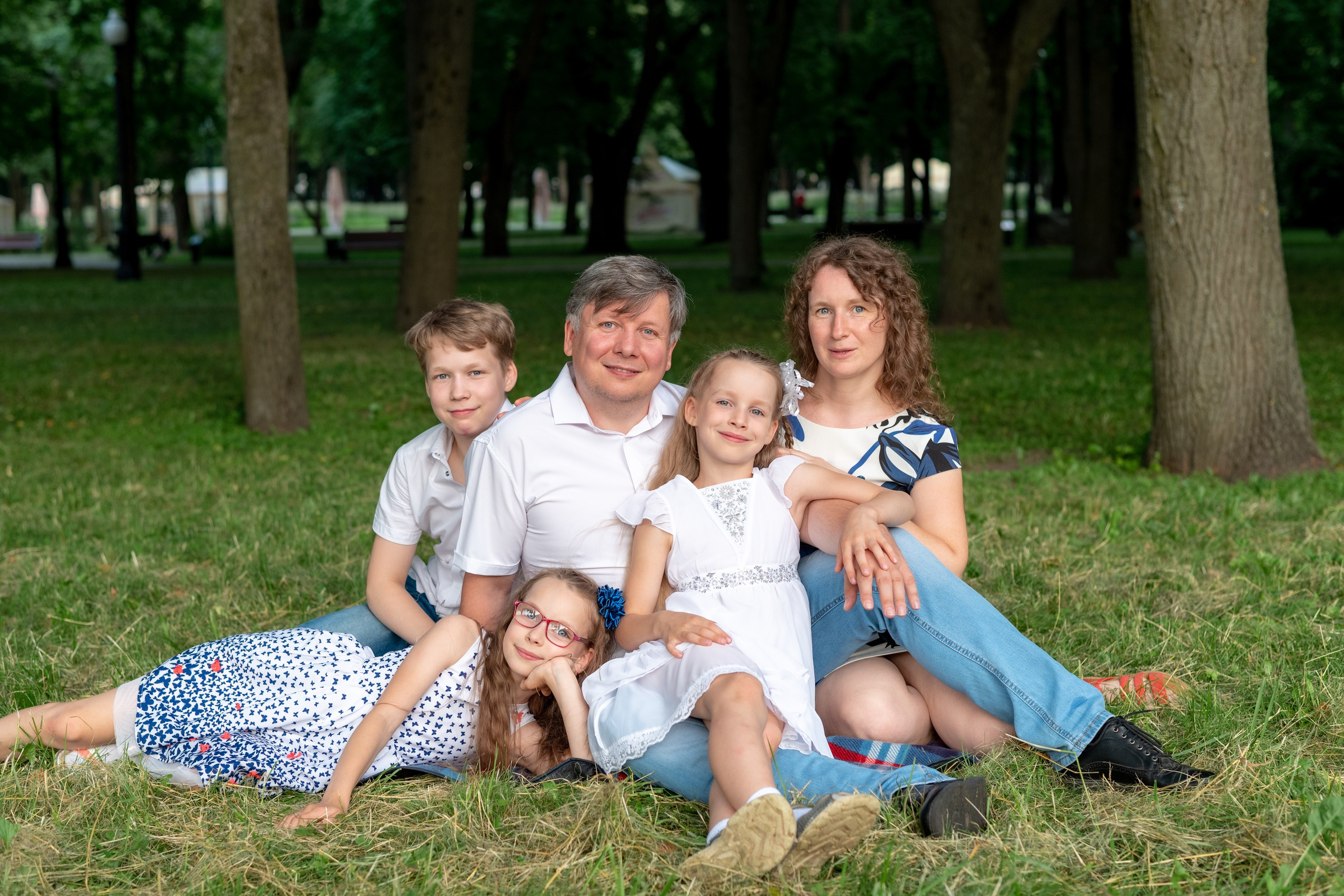 Кирилл + Таня = Леша, Аня и Настя. Профессиональный интерьерный и репортажный фотограф Минск и РБ. Максим Орлов