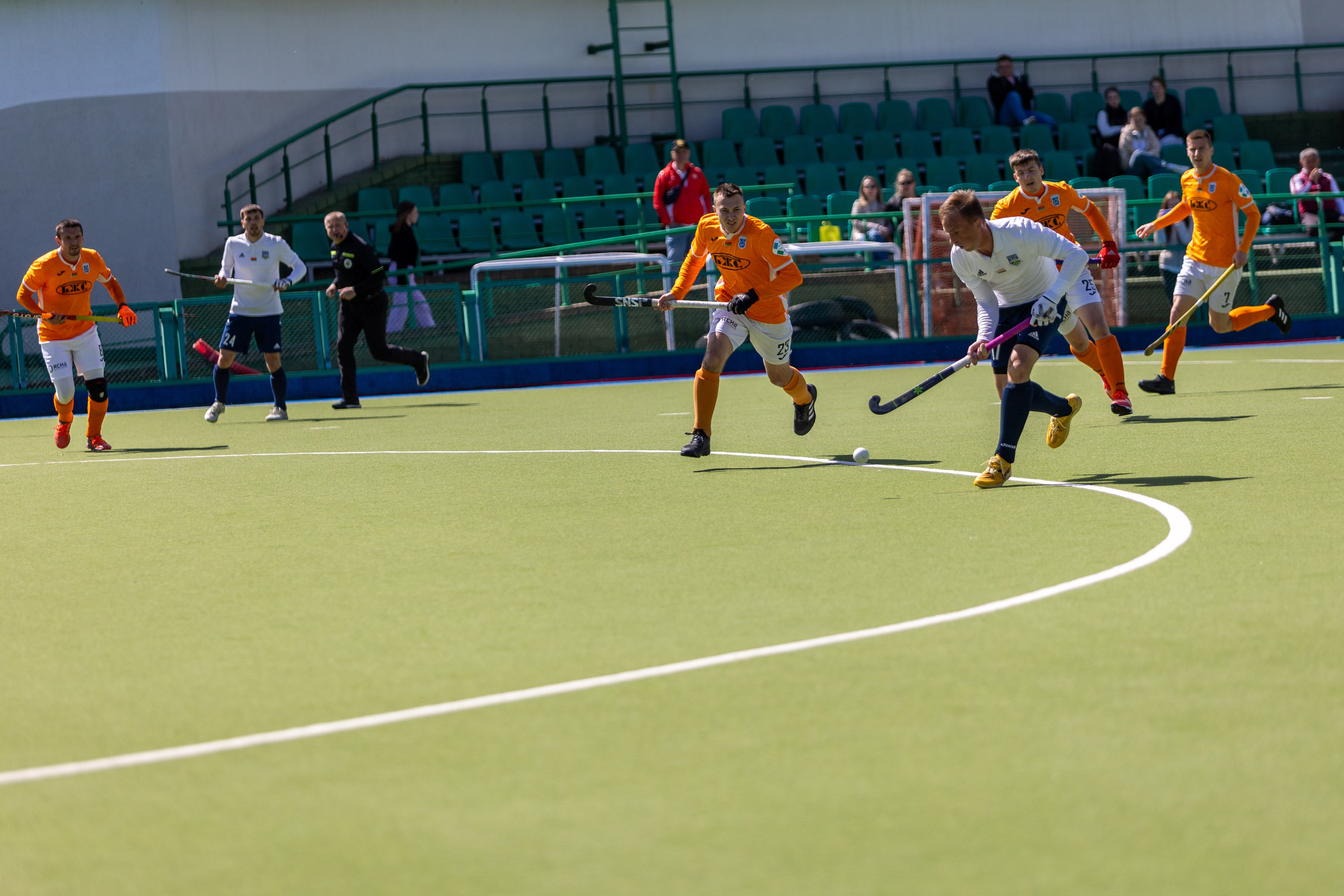 Хоккей на траве. ХК Минск — СК Строитель 12.05.2024. Профессиональный интерьерный и репортажный фотограф Минск и РБ. Максим Орлов