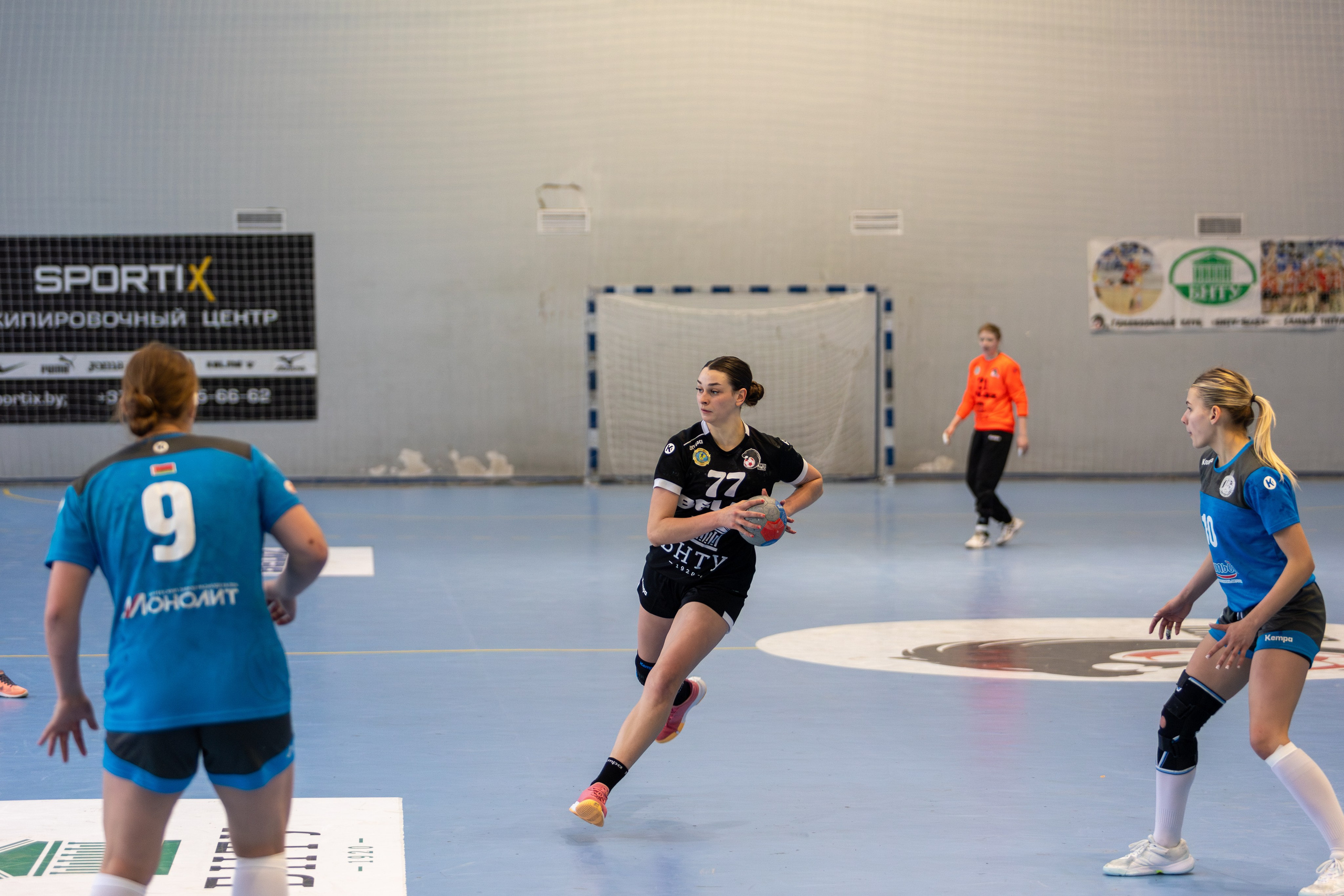Гандбол. Лучшие кадры. БНТУ — Витебчанка. Профессиональный интерьерный и репортажный фотограф Минск и РБ. Максим Орлов