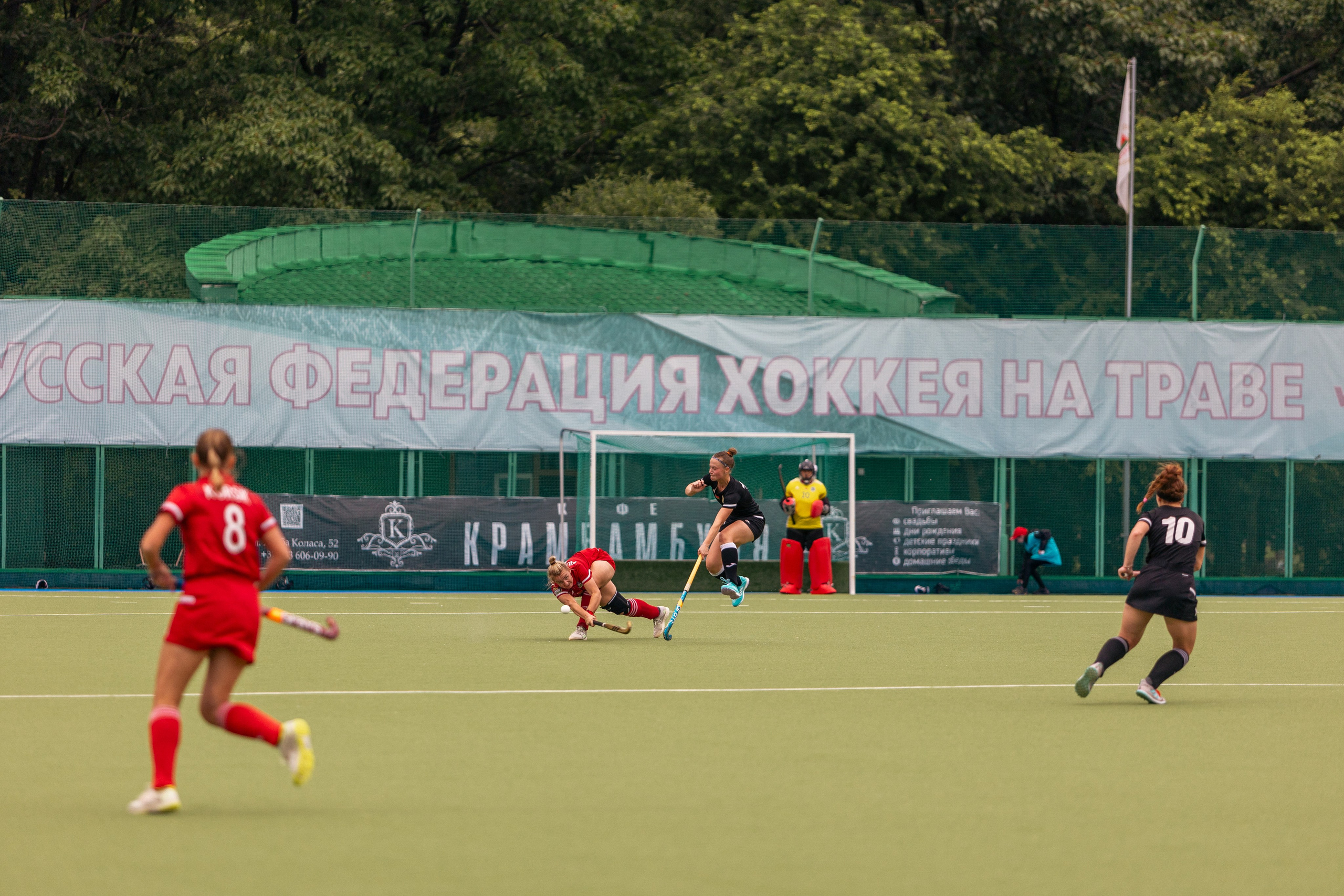 Хоккей на траве. Девушки. ХК Минск — ХК Виктория (Смолевичи) 10.06.2024. Профессиональный интерьерный и репортажный фотограф Минск и РБ. Максим Орлов