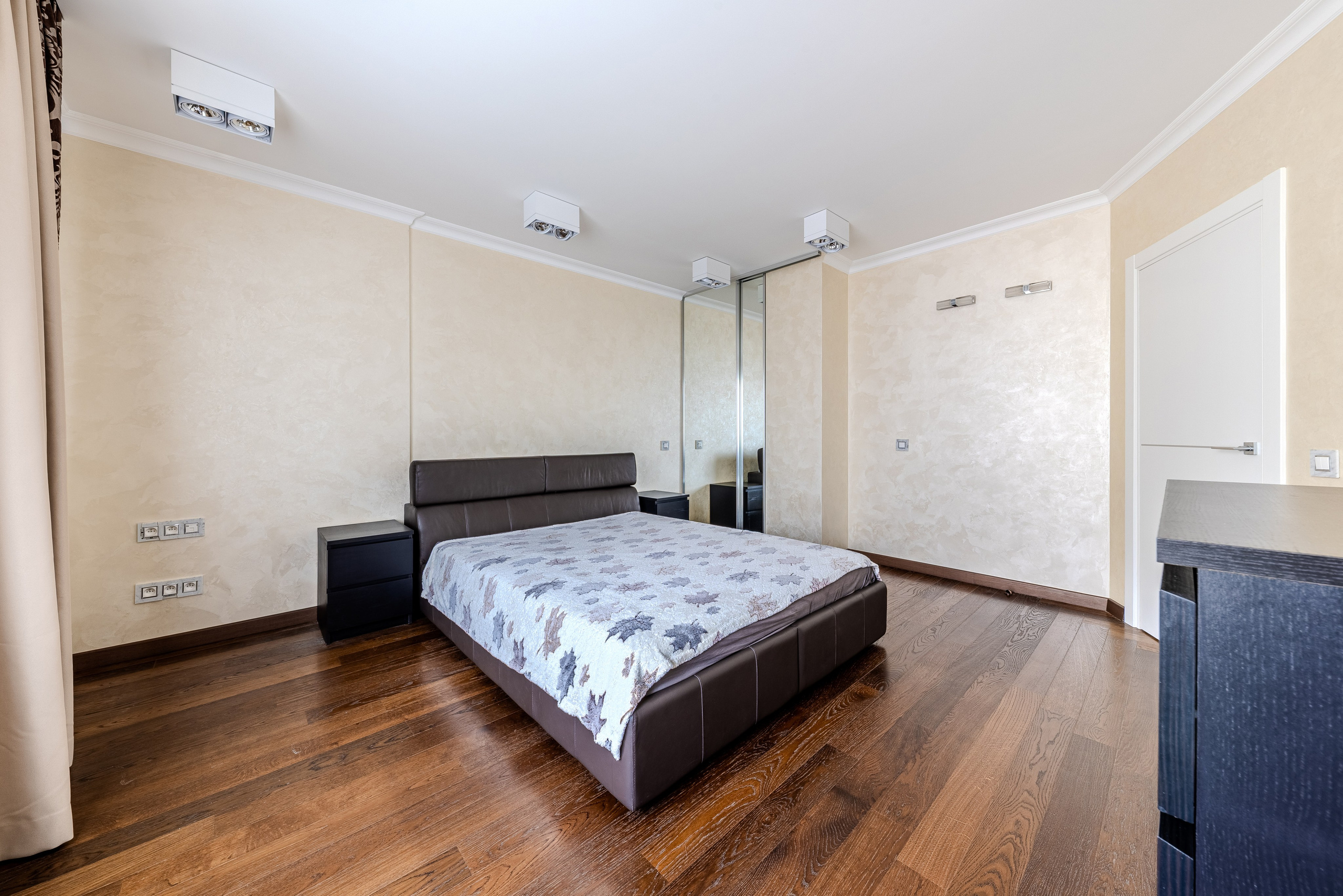 Мстиславца 20. Для продажи. Профессиональный интерьерный и репортажный фотограф Минск и РБ. Максим Орлов