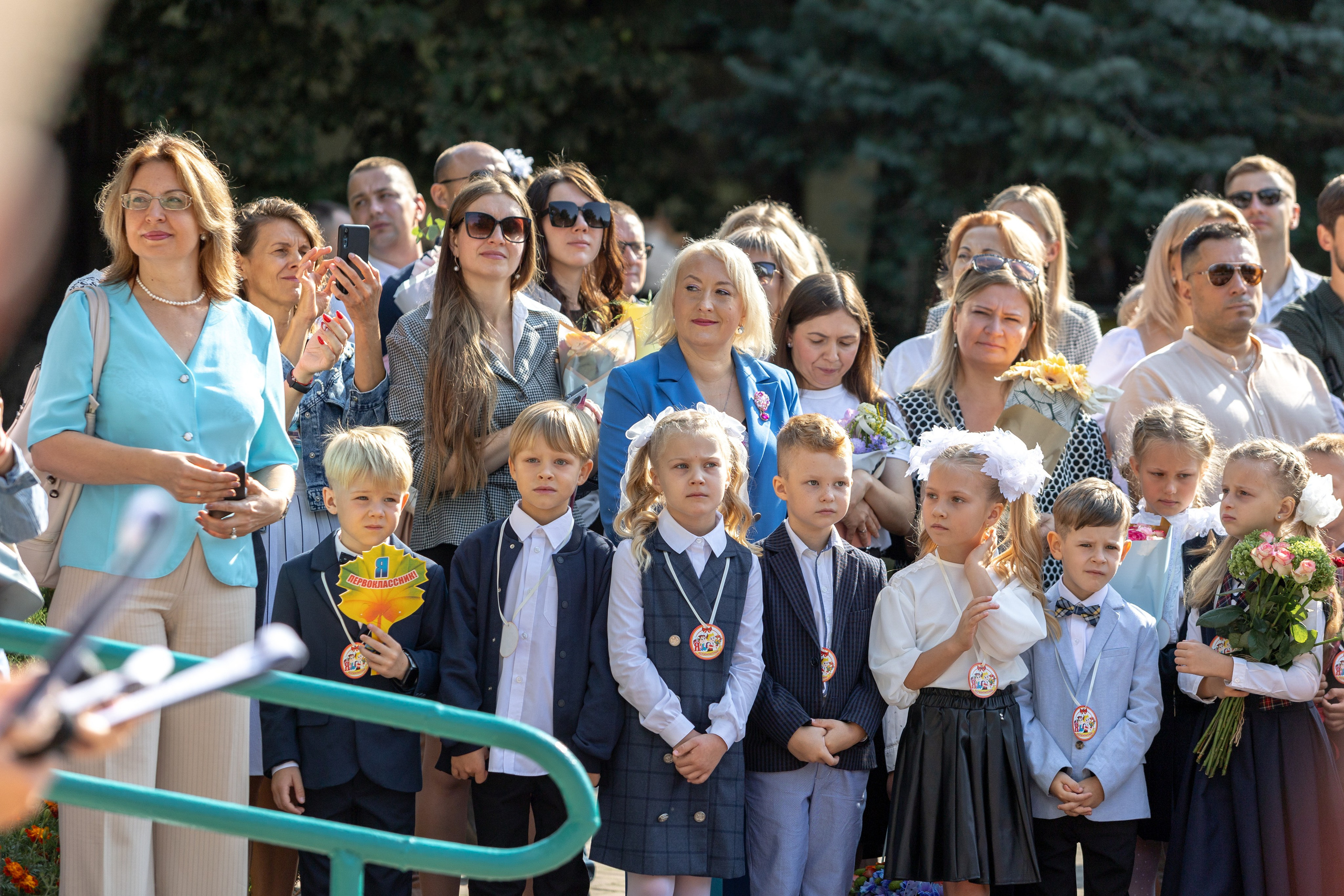 Линейка 1 сентября 2023 г. Профессиональный интерьерный и репортажный фотограф Минск и РБ. Максим Орлов