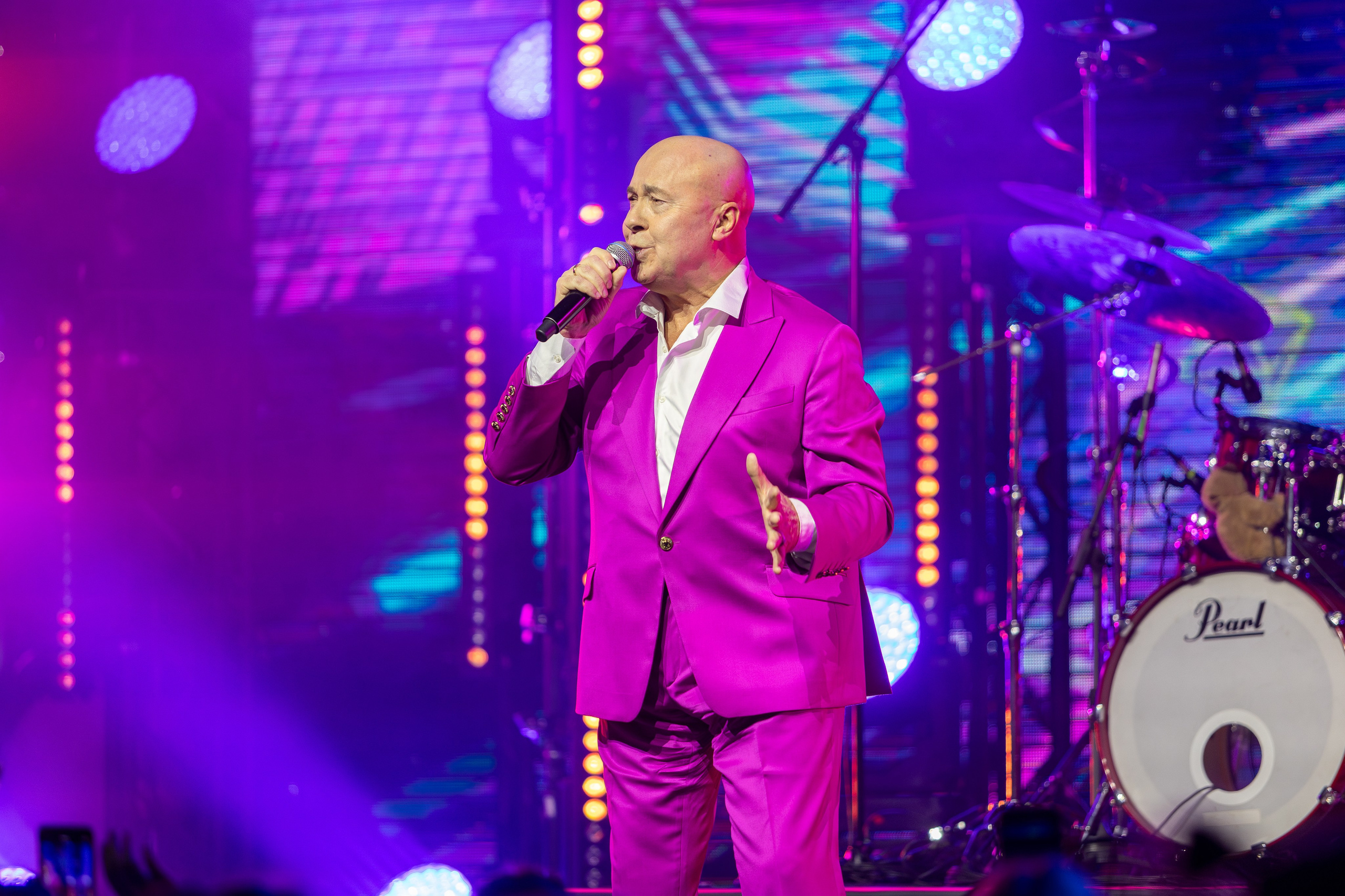 Концерт Насти Кравченко. Профессиональный интерьерный и репортажный фотограф Минск и РБ. Максим Орлов