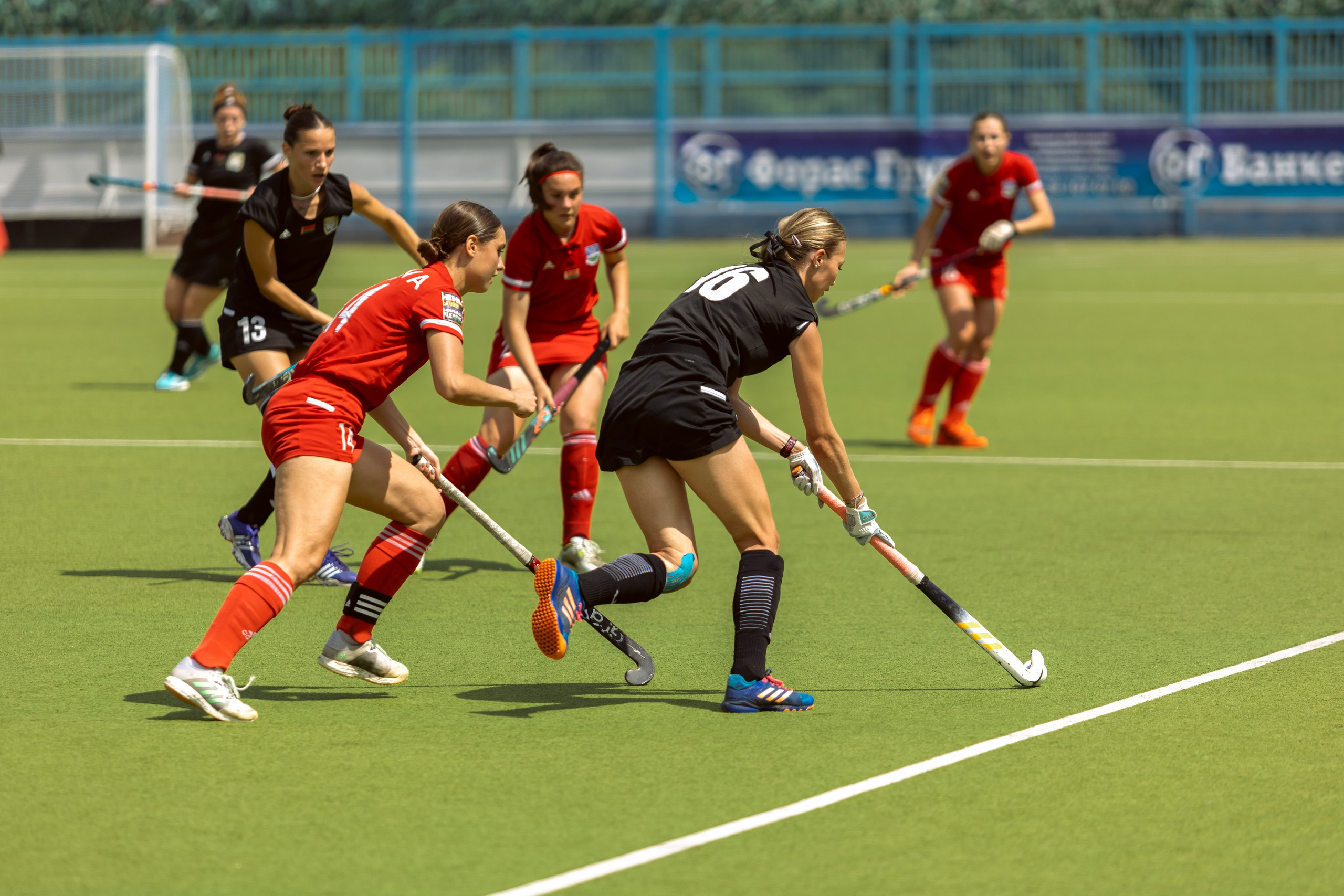 Хоккей на траве. Девушки. Минск — Виктория. 16.06.2024. Профессиональный интерьерный и репортажный фотограф Минск и РБ. Максим Орлов
