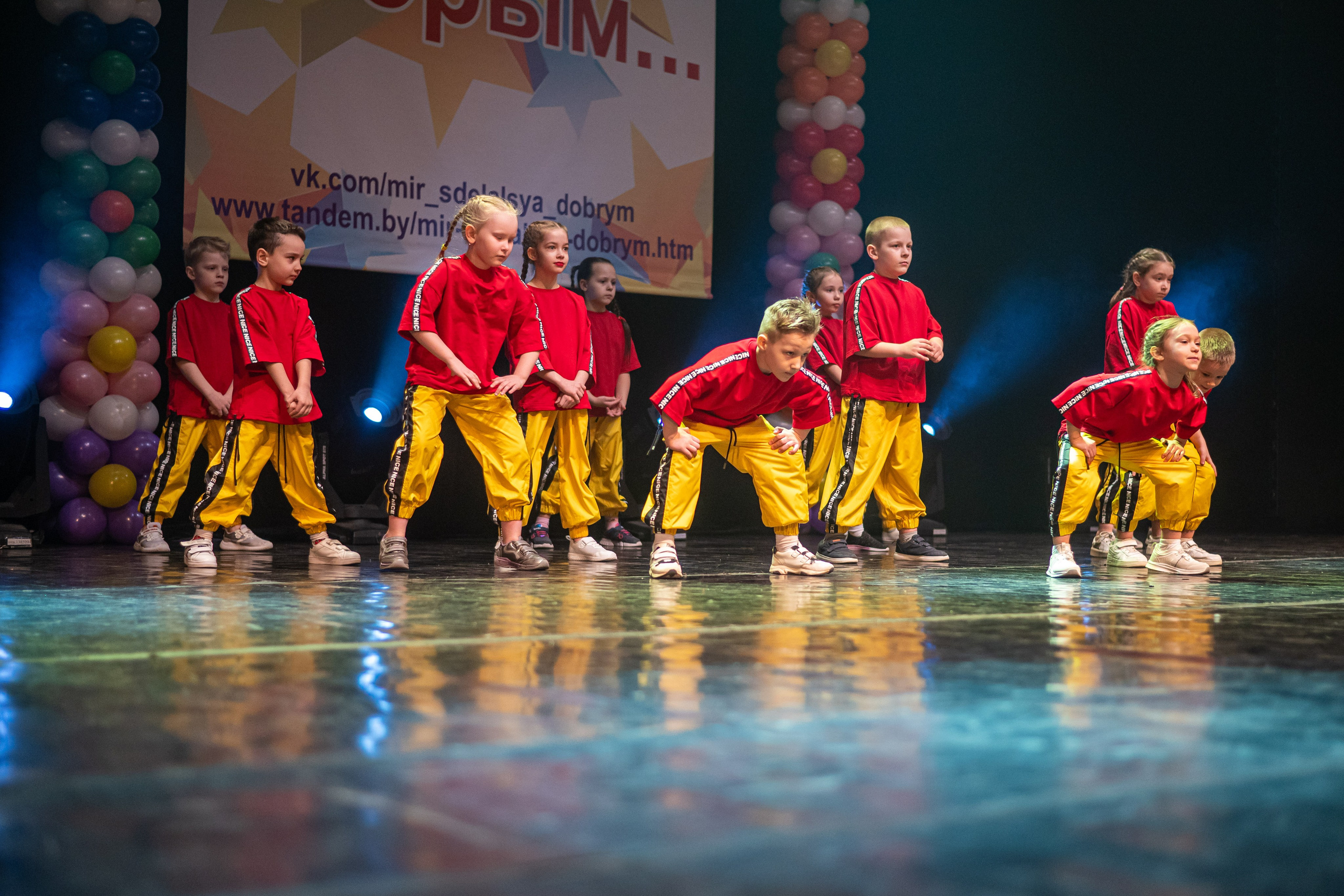 Фестиваль детских танцевальных коллективов. Профессиональный интерьерный и репортажный фотограф Минск и РБ. Максим Орлов