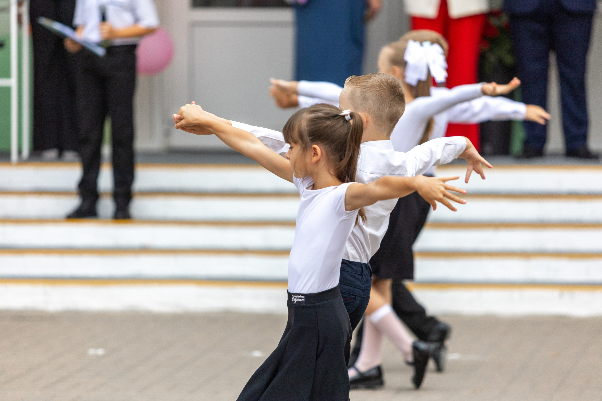Линейка 1-го сентября. Профессиональный интерьерный и репортажный фотограф Минск и РБ. Максим Орлов