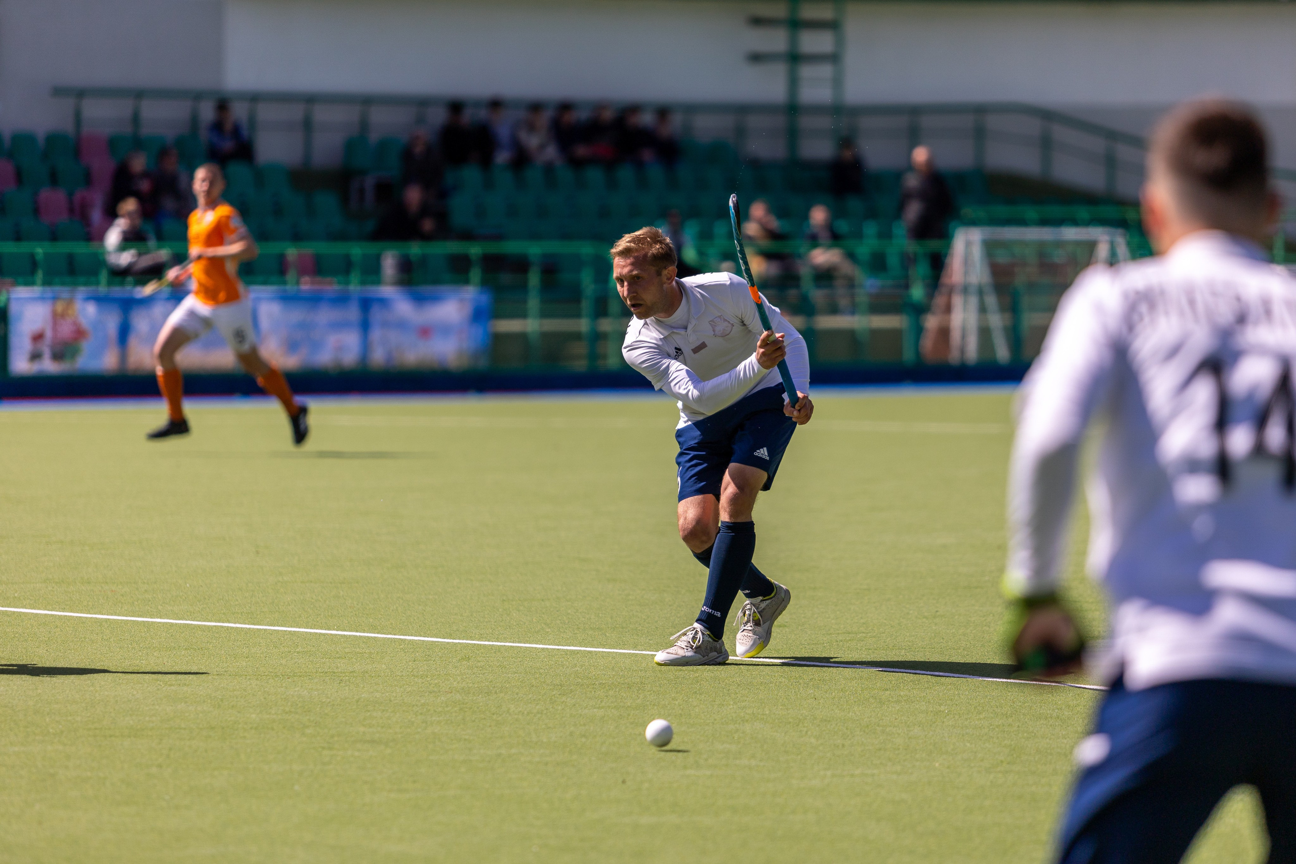 Хоккей на траве. ХК Минск — СК Строитель 12.05.2024. Профессиональный интерьерный и репортажный фотограф Минск и РБ. Максим Орлов