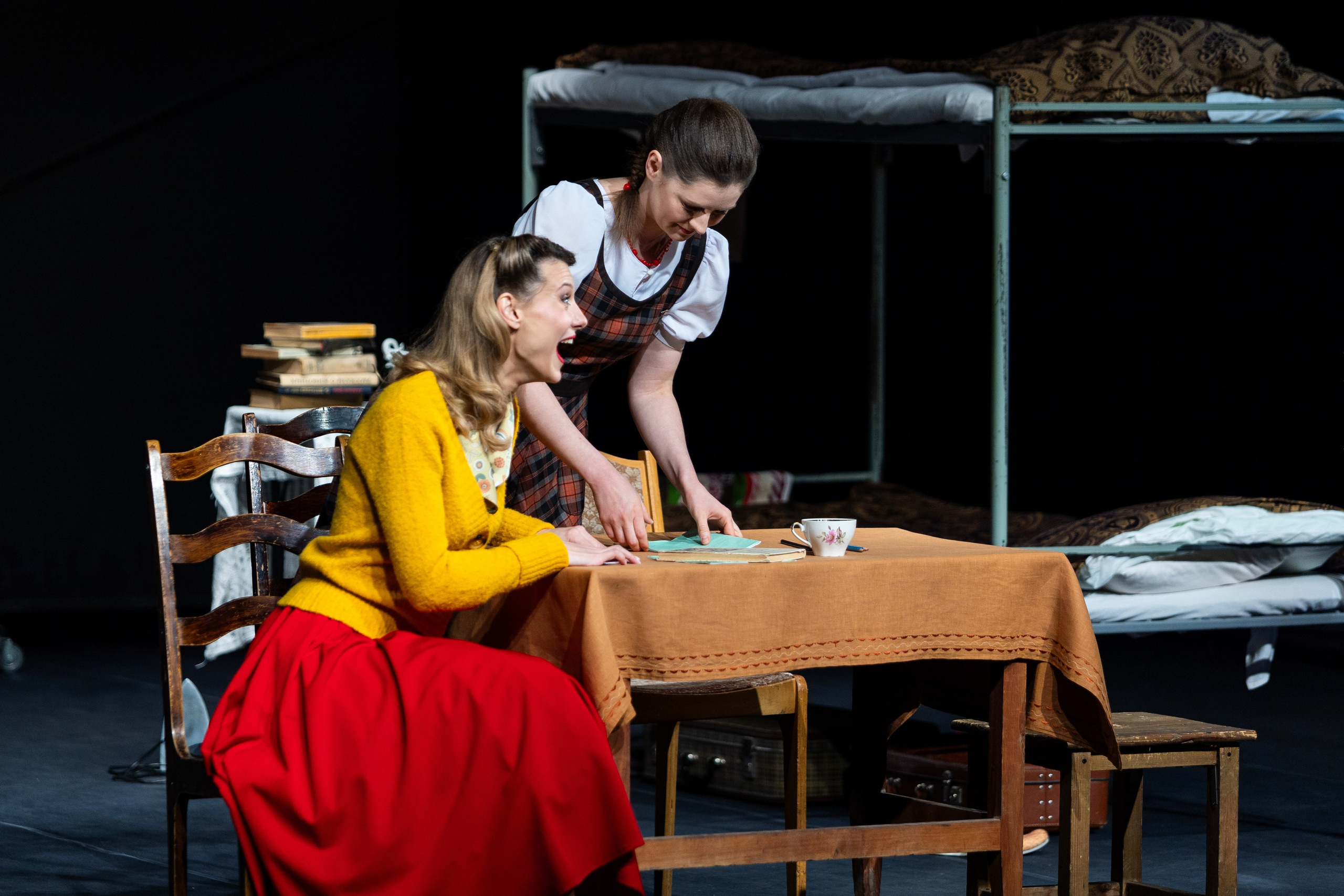 Новый театр «Фабричная девчонка». Профессиональный интерьерный и репортажный фотограф Минск и РБ. Максим Орлов