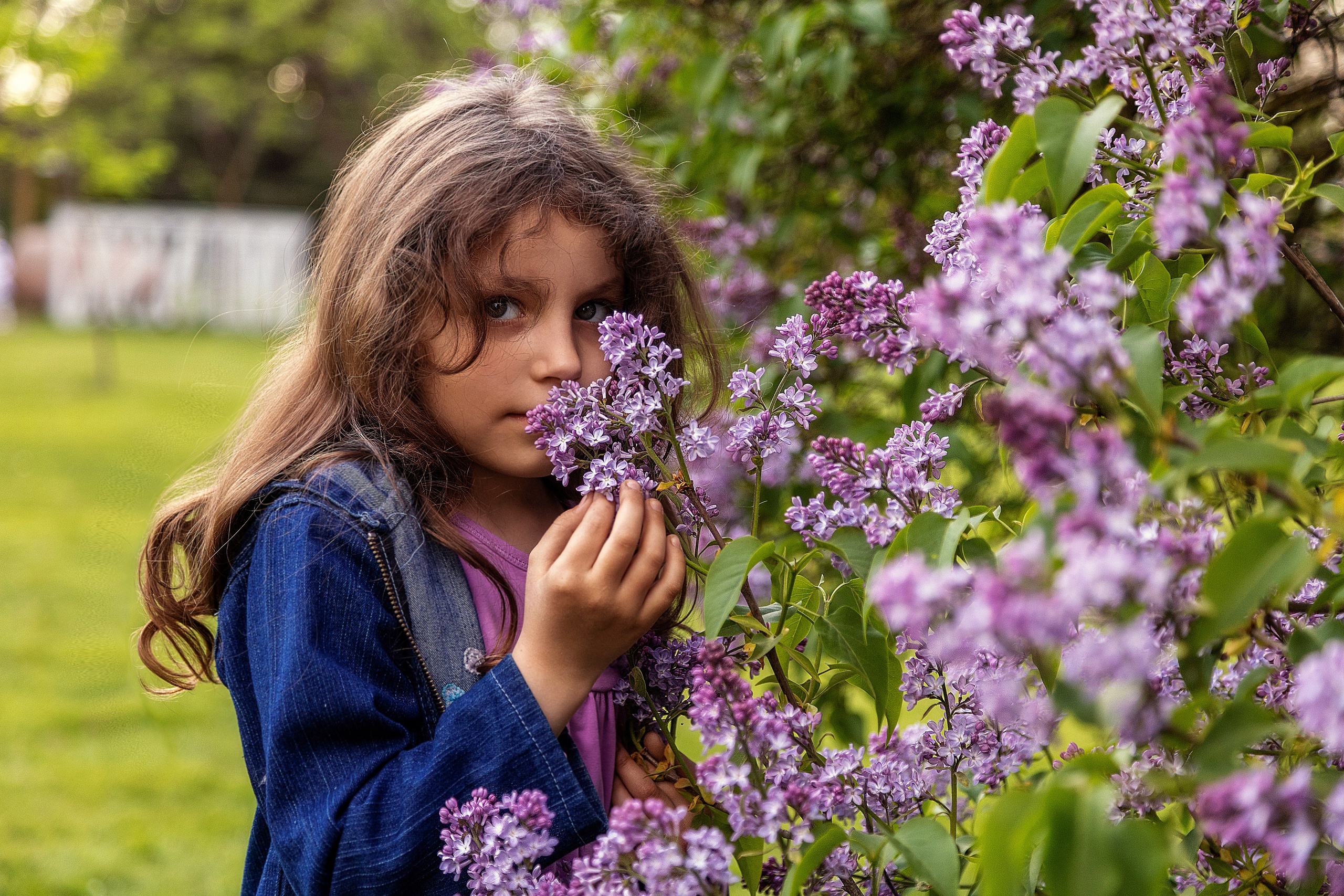 Алеся с дочками. Профессиональный интерьерный и репортажный фотограф Минск и РБ. Максим Орлов
