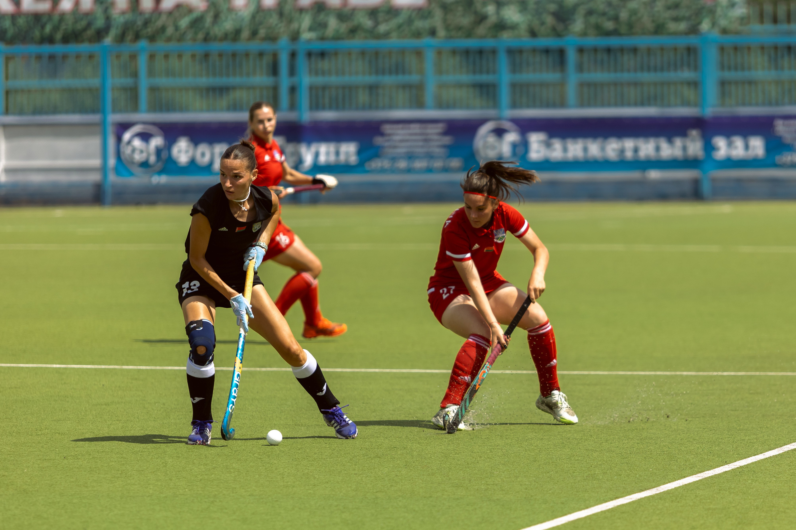 Хоккей на траве. Девушки. Минск — Виктория. 16.06.2024. Профессиональный интерьерный и репортажный фотограф Минск и РБ. Максим Орлов