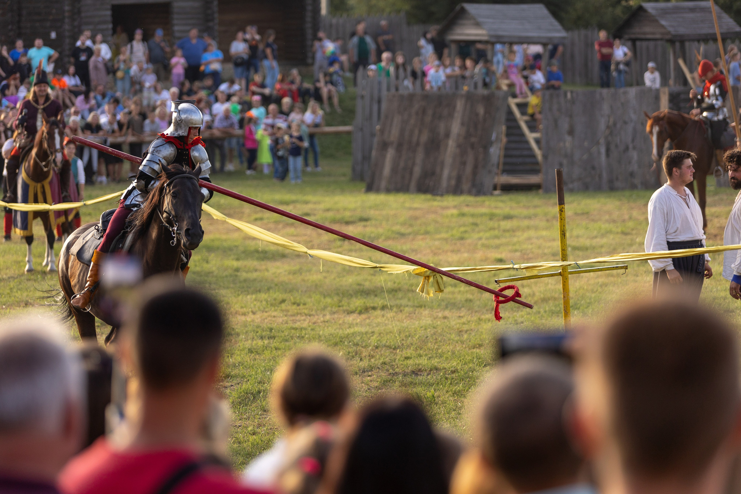 Рыцарский фест. Мстиславль. Профессиональный интерьерный и репортажный фотограф Минск и РБ. Максим Орлов