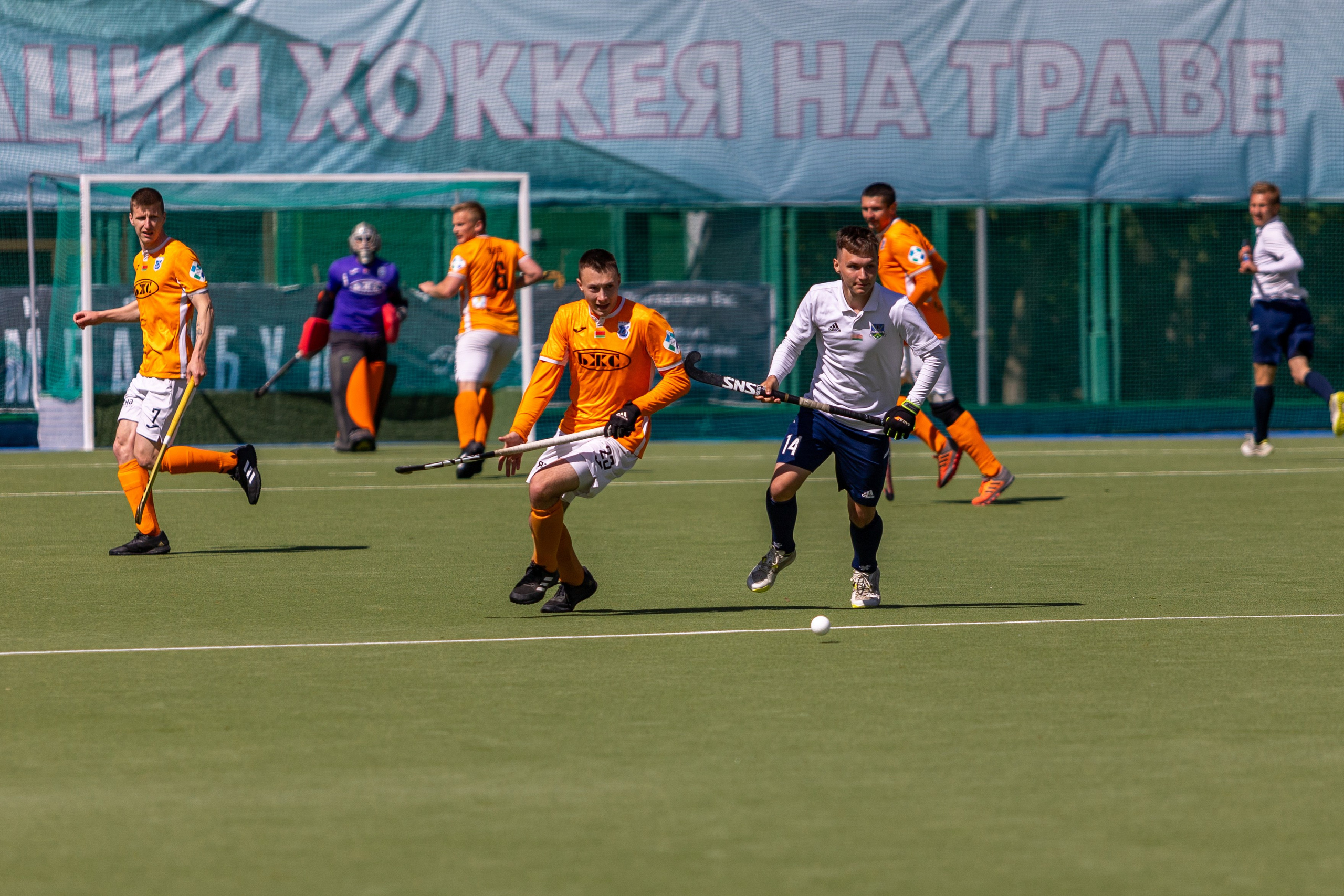 Хоккей на траве. ХК Минск — СК Строитель 12.05.2024. Профессиональный интерьерный и репортажный фотограф Минск и РБ. Максим Орлов