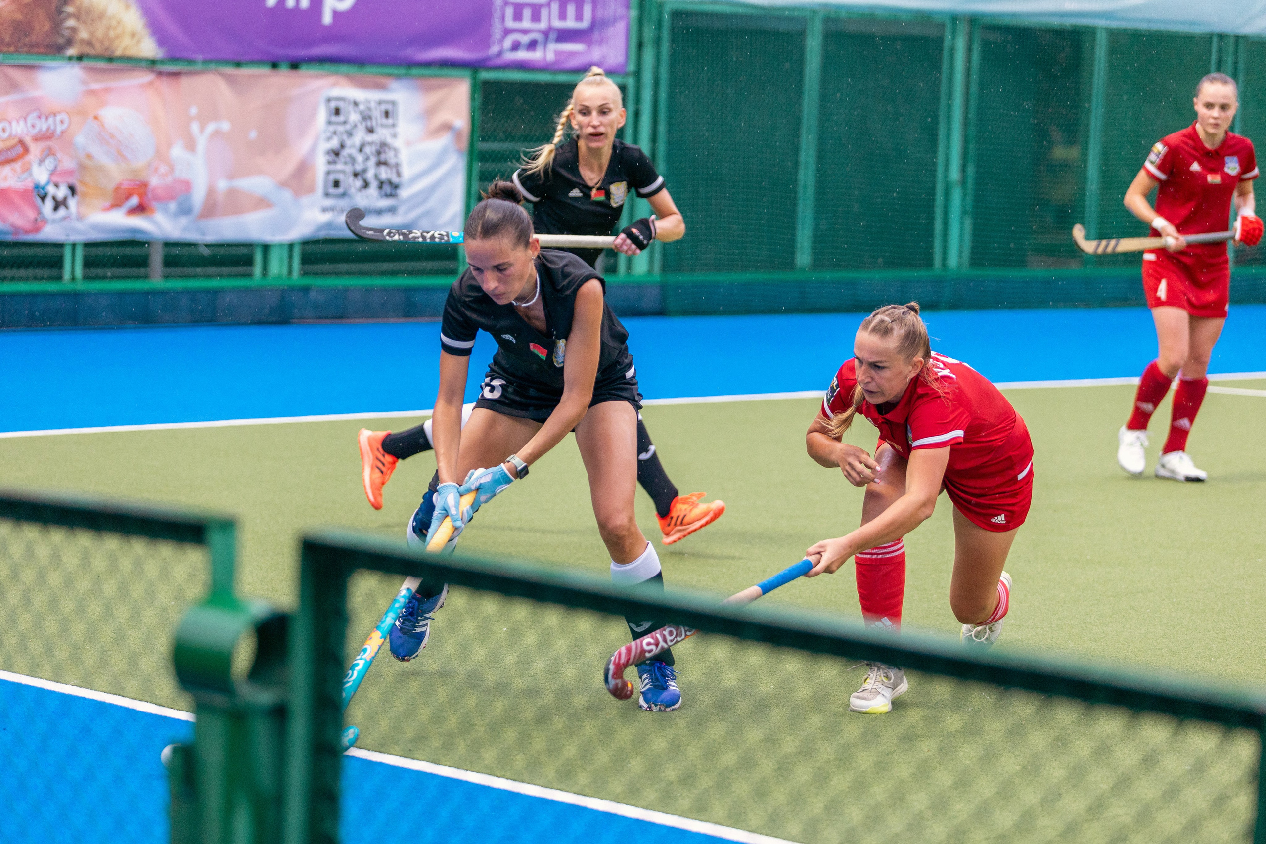 Хоккей на траве. Девушки. ХК Минск — ХК Виктория (Смолевичи) 10.06.2024. Профессиональный интерьерный и репортажный фотограф Минск и РБ. Максим Орлов