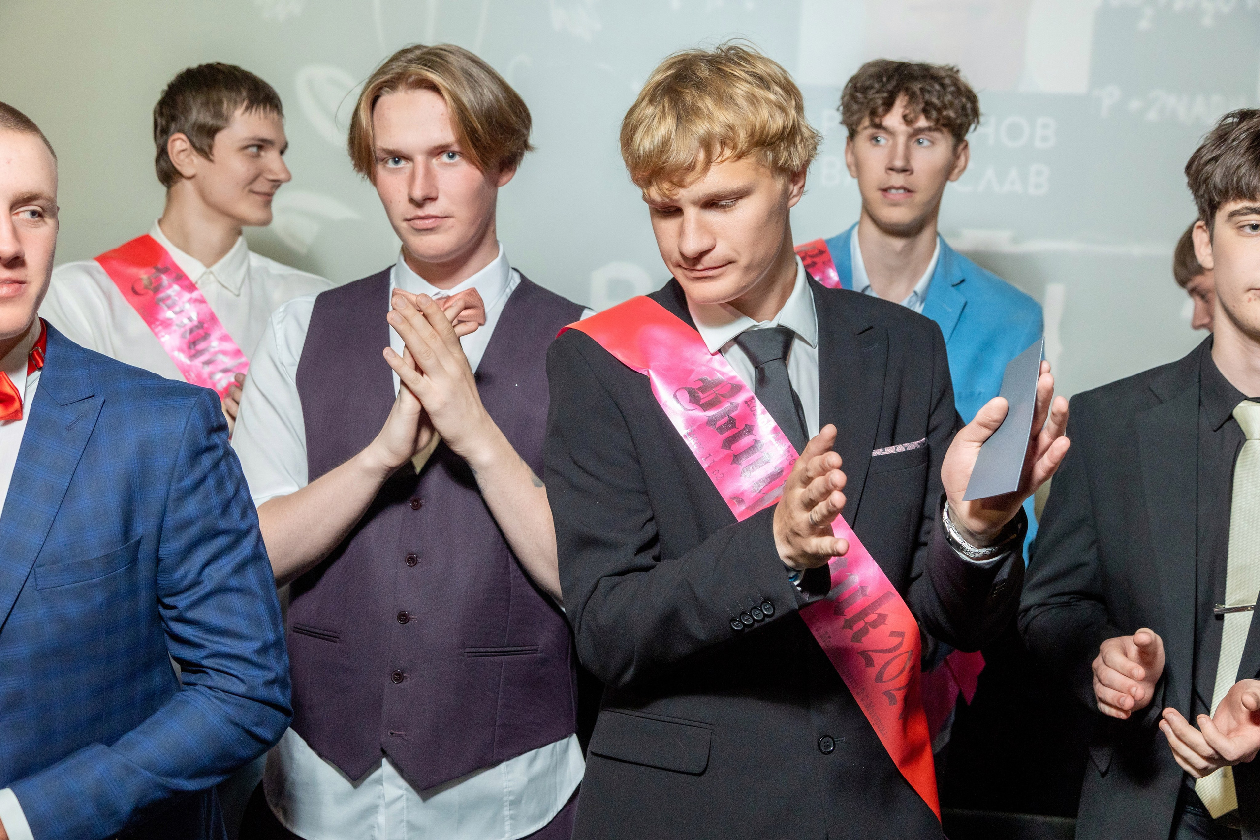 Вручение дипломов. 47 школа. Профессиональный интерьерный и репортажный фотограф Минск и РБ. Максим Орлов