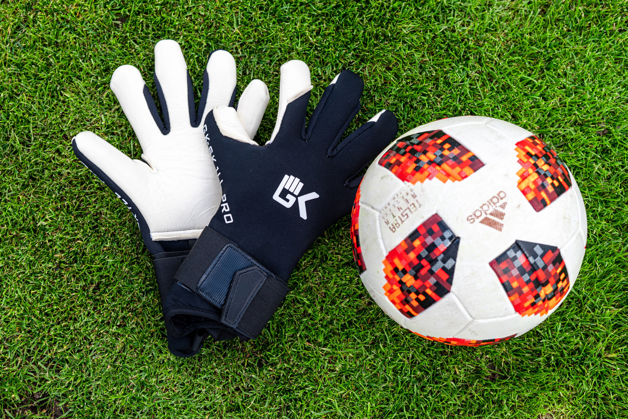 Фото для рекламы вратарских печаток. Профессиональный интерьерный и репортажный фотограф Минск и РБ. Максим Орлов