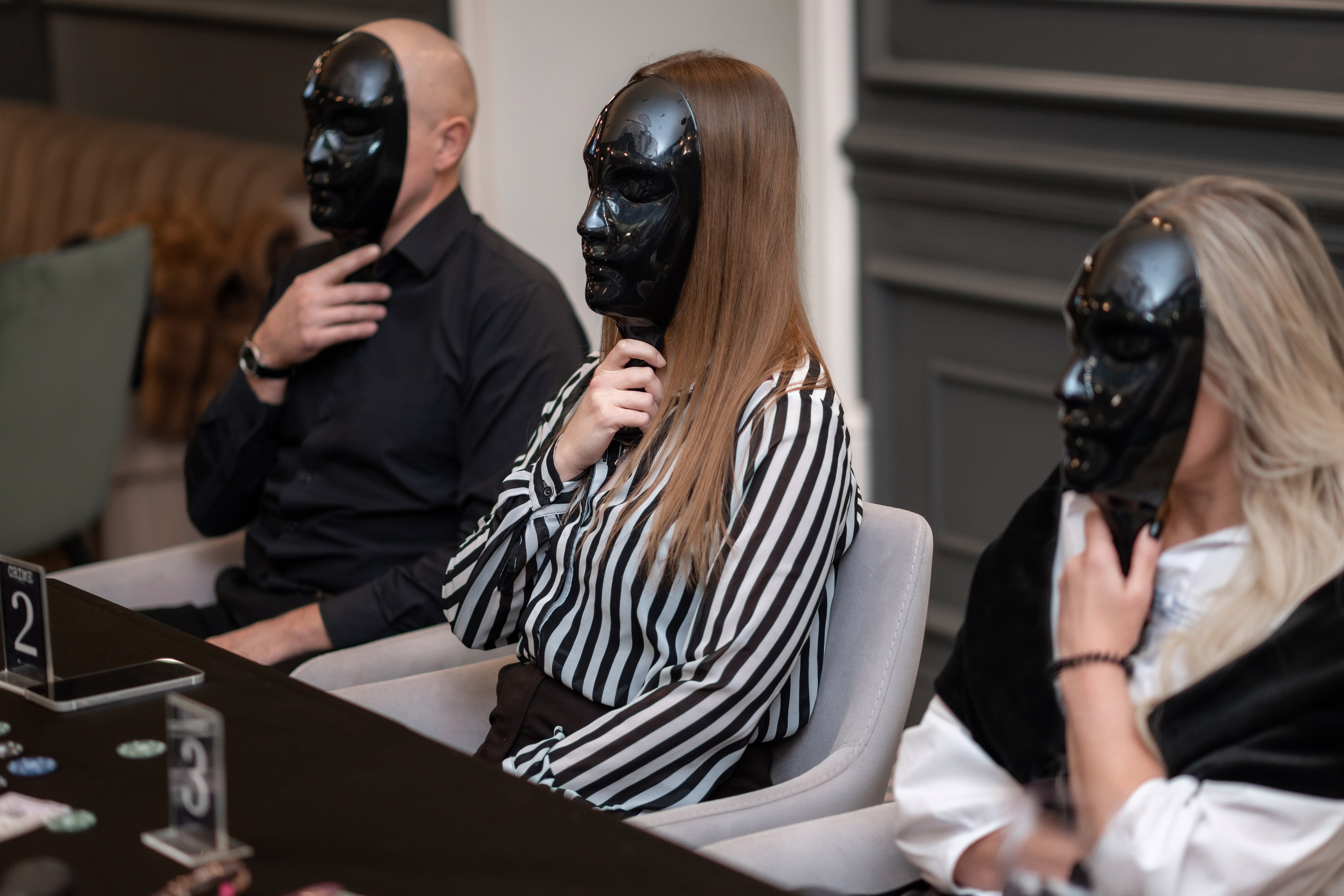 Игра «Мафия». Профессиональный интерьерный и репортажный фотограф Минск и РБ. Максим Орлов