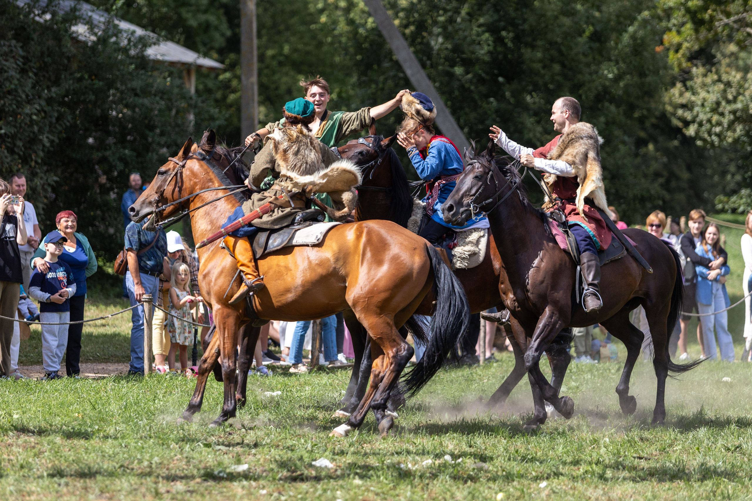 Ежегодный фестиваль средневековья в Дукоре. Профессиональный интерьерный и репортажный фотограф Минск и РБ. Максим Орлов
