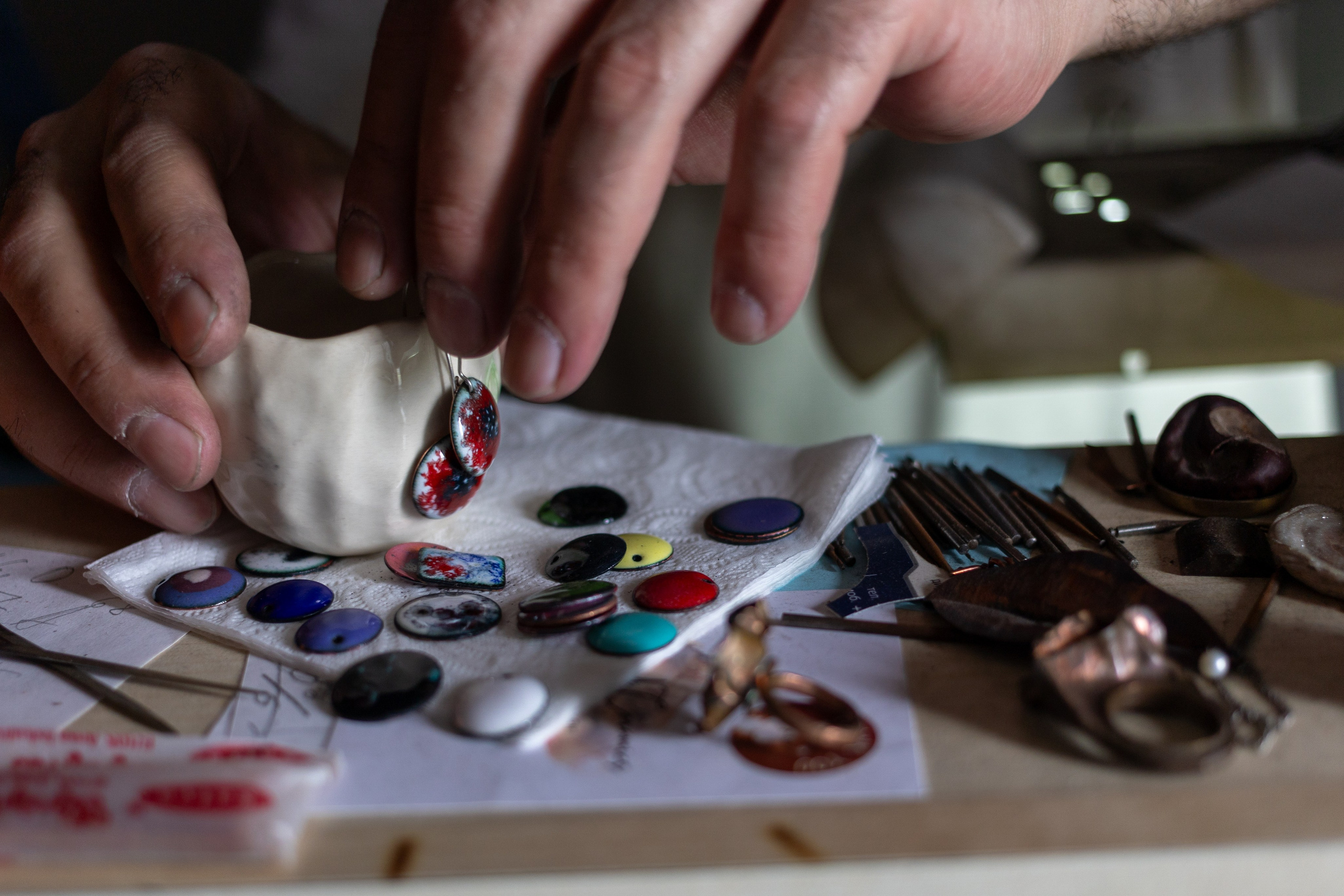 В ювелирной мастерской Артура Николаевича. Профессиональный интерьерный и репортажный фотограф Минск и РБ. Максим Орлов