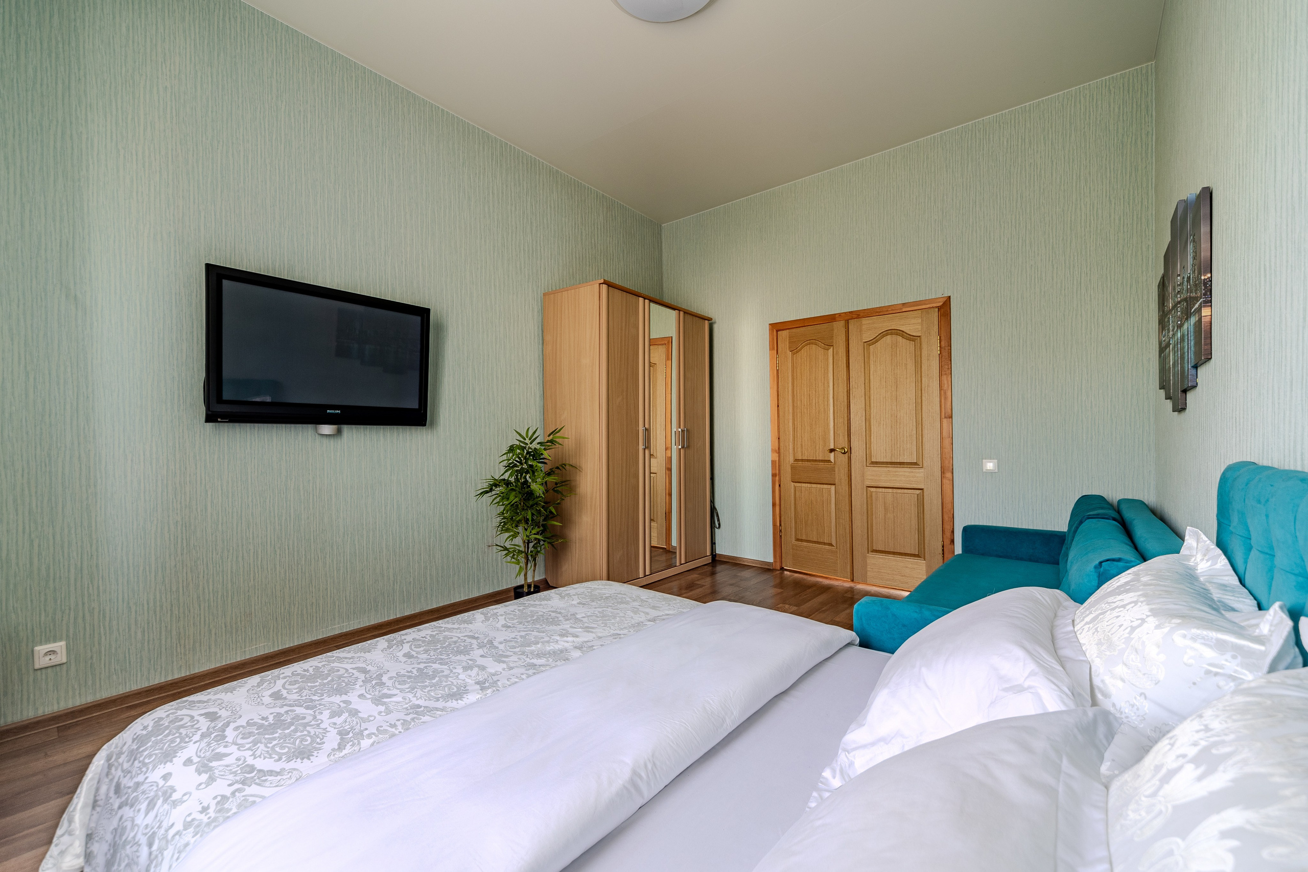 Пр. Независимости 13. Профессиональный интерьерный и репортажный фотограф Минск и РБ. Максим Орлов