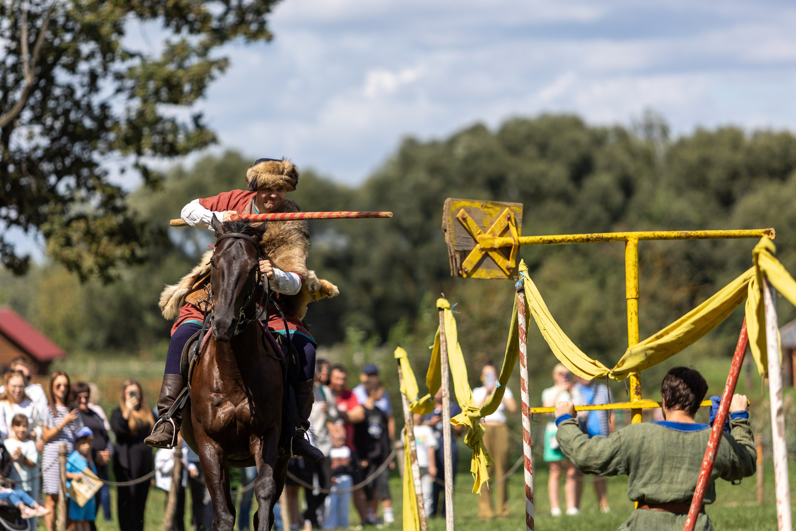 Ежегодный фестиваль средневековья в Дукоре. Профессиональный интерьерный и репортажный фотограф Минск и РБ. Максим Орлов