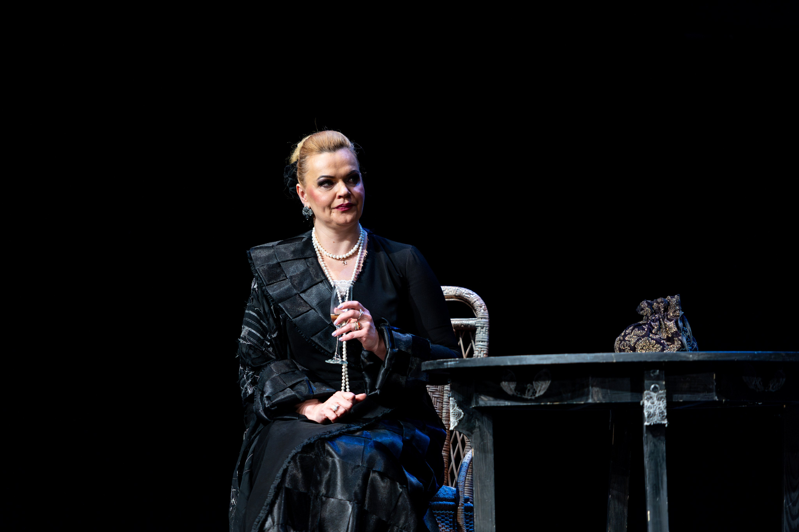 Новый театр «Я вещь». Профессиональный интерьерный и репортажный фотограф Минск и РБ. Максим Орлов